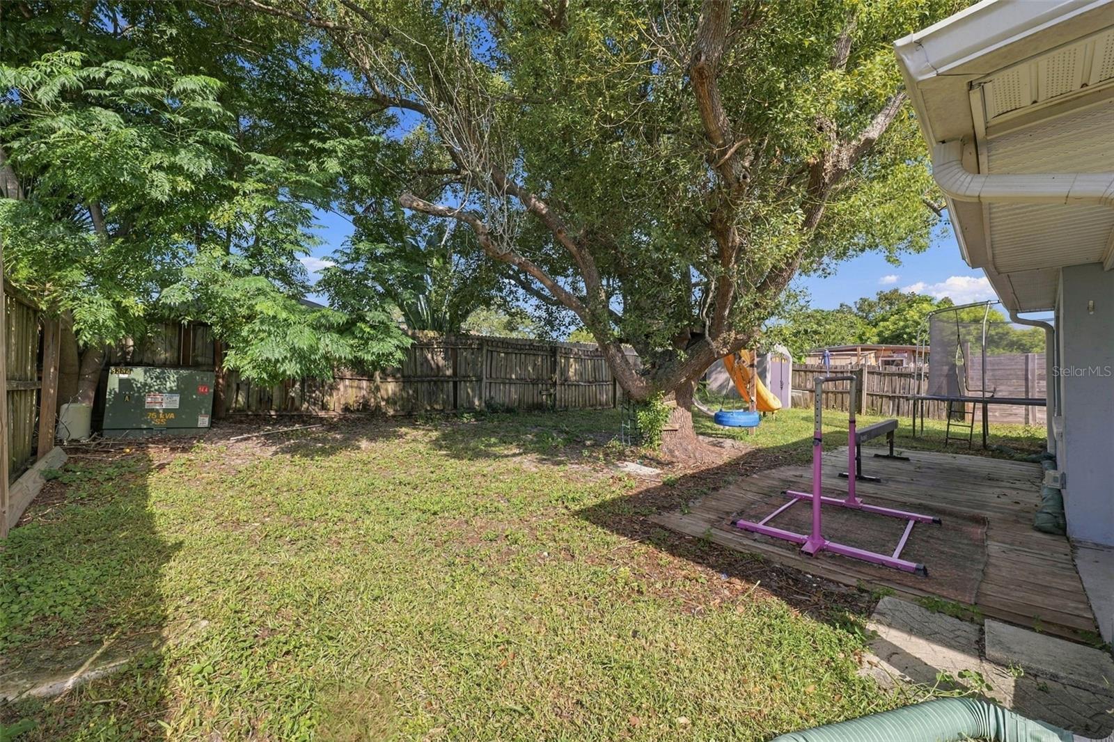 10025 SLEEPY HOLLOW LN — photo 24