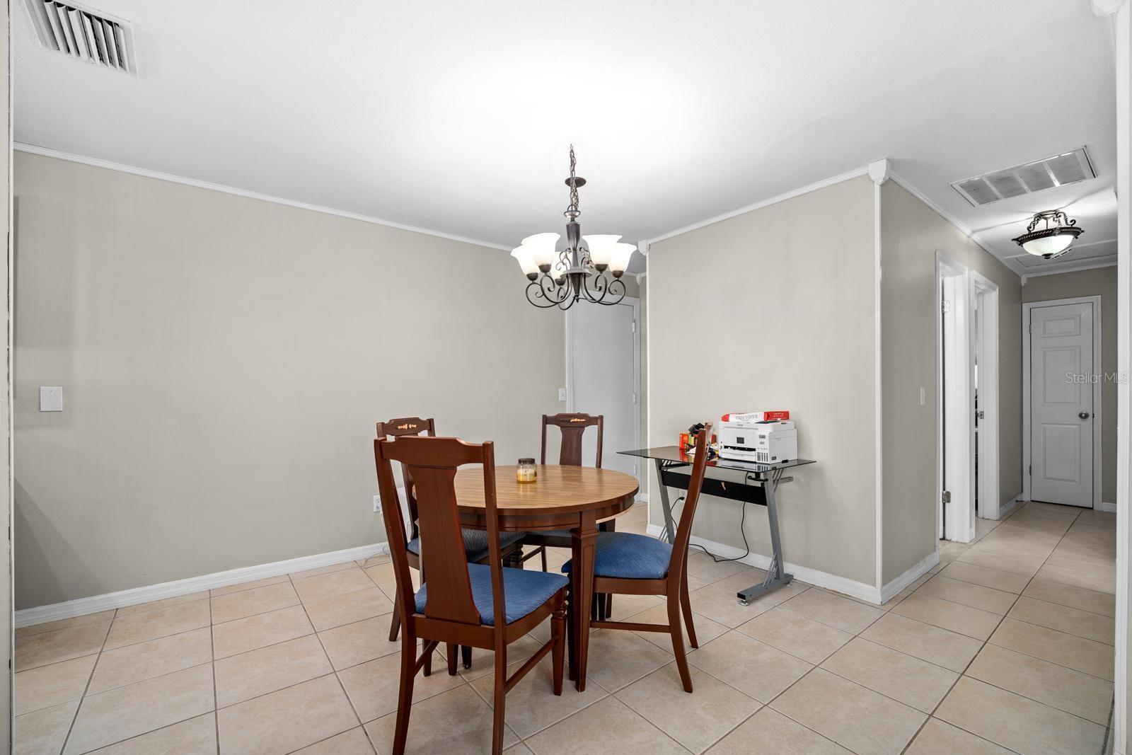 7608 S SWOOPE ST — photo 18