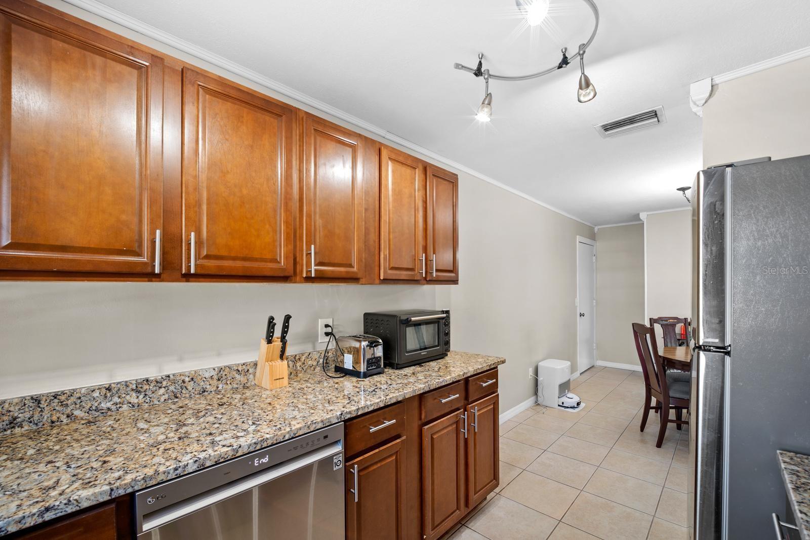 7608 S SWOOPE ST — photo 22