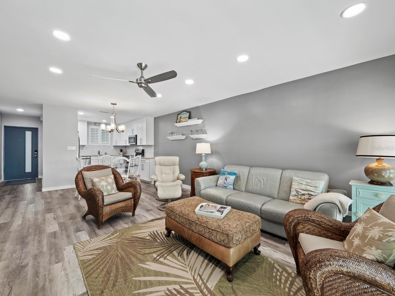 500 S WASHINGTON DR #19B — photo 12