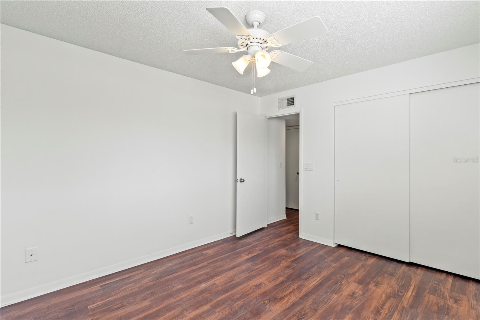2375 LAKESIDE MEWS #D2 — photo 29