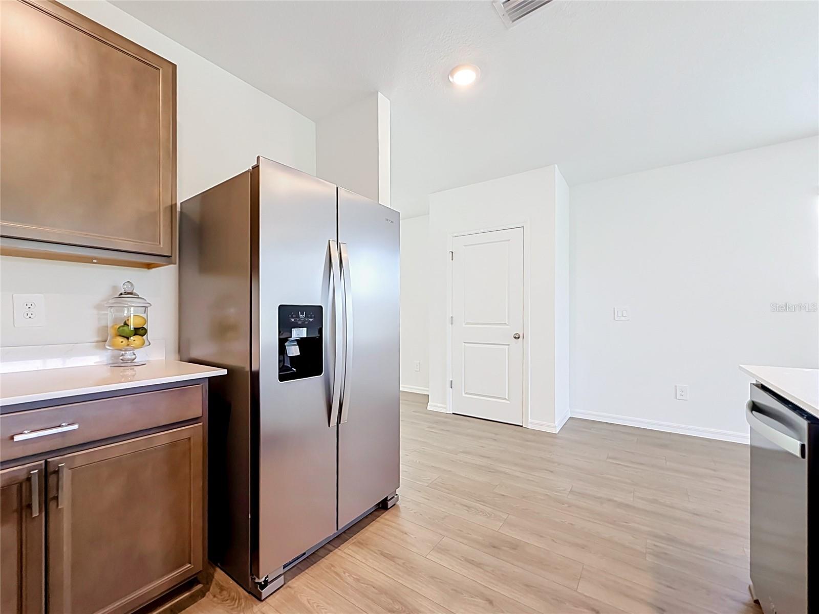 2387 BENDER DR — photo 9