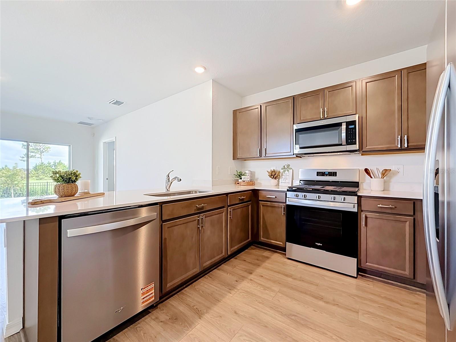 2387 BENDER DR — photo 10