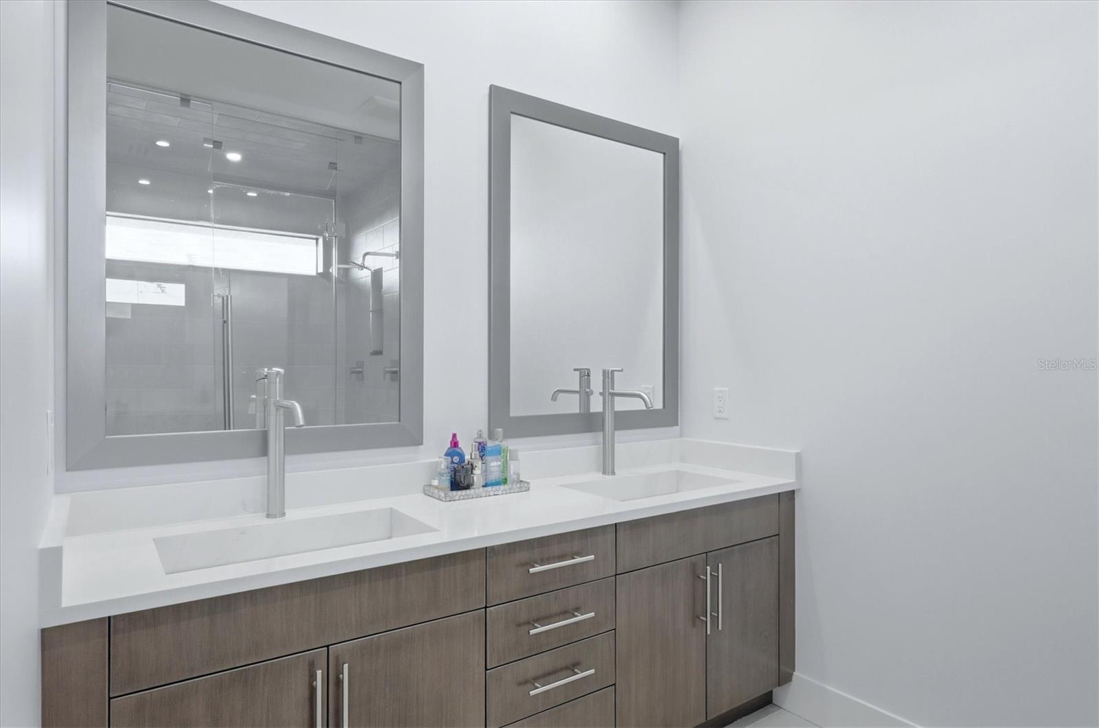 3920 ROBERTS POINT RD — photo 32