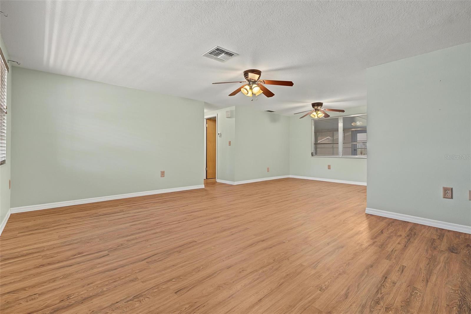 7805 SUE ELLEN DR — photo 6