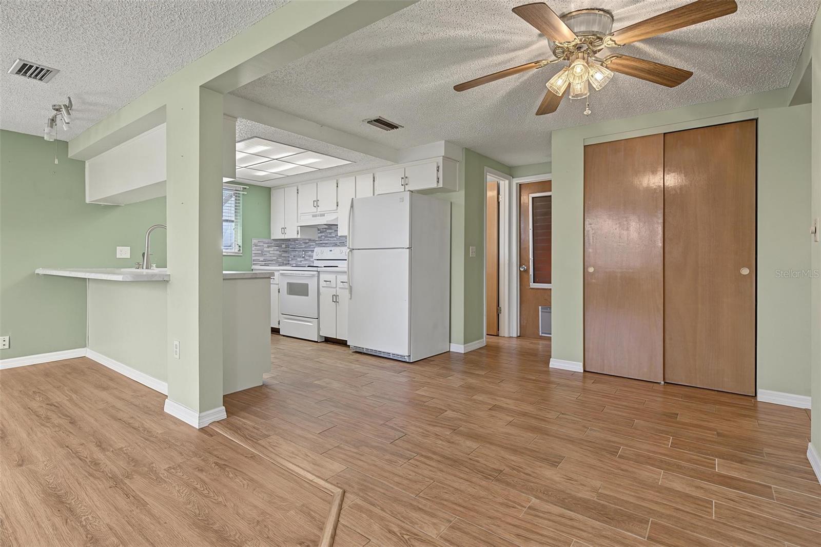 7805 SUE ELLEN DR — photo 27