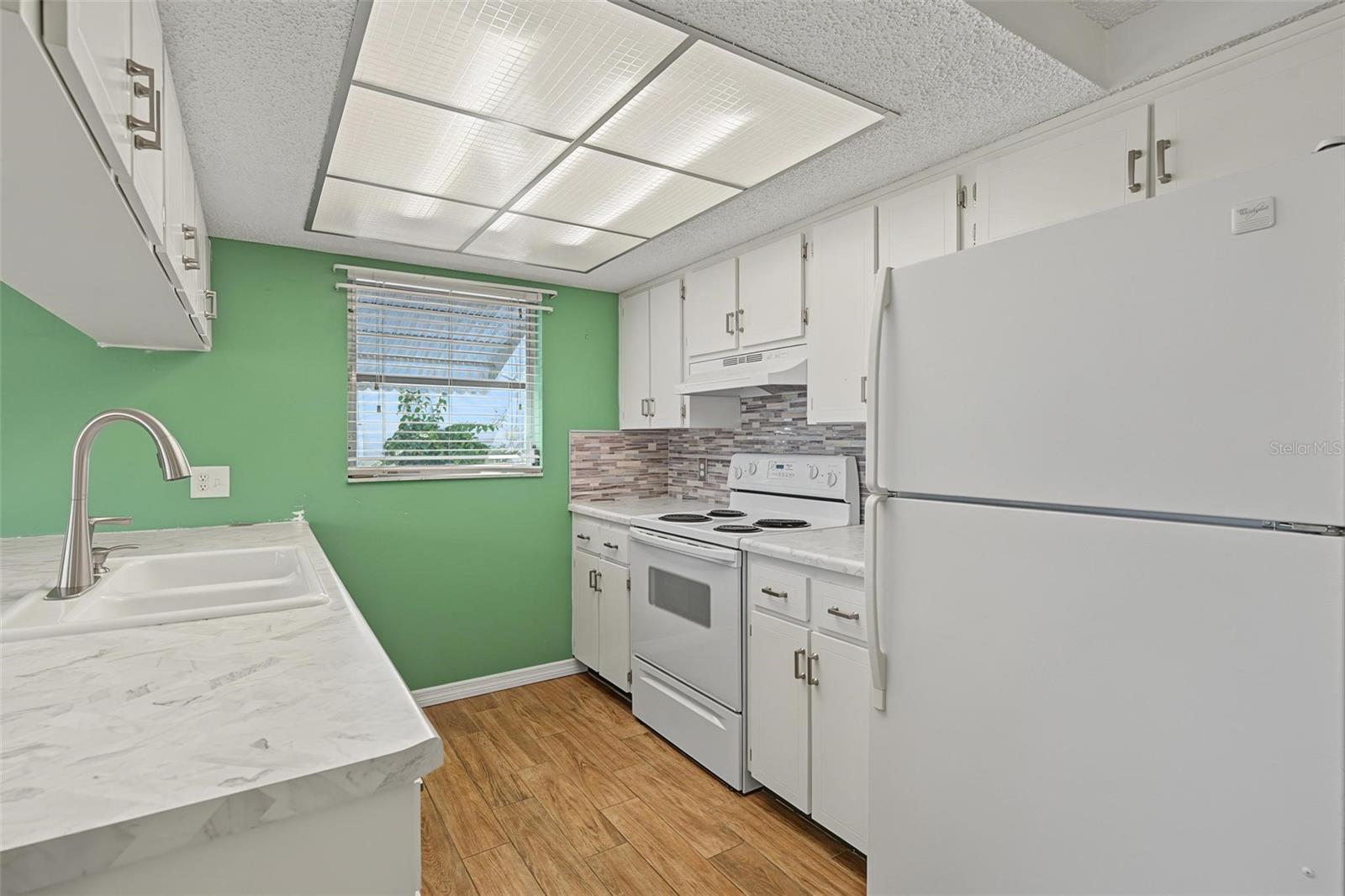 7805 SUE ELLEN DR — photo 18