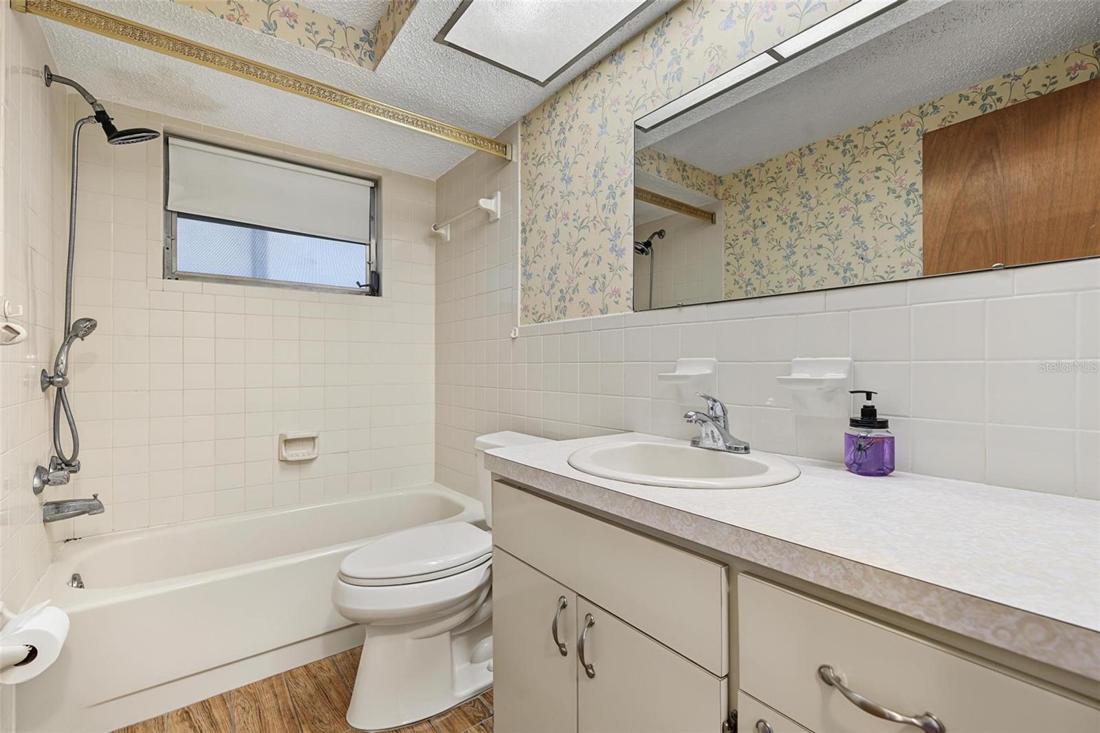 7805 SUE ELLEN DR — photo 13