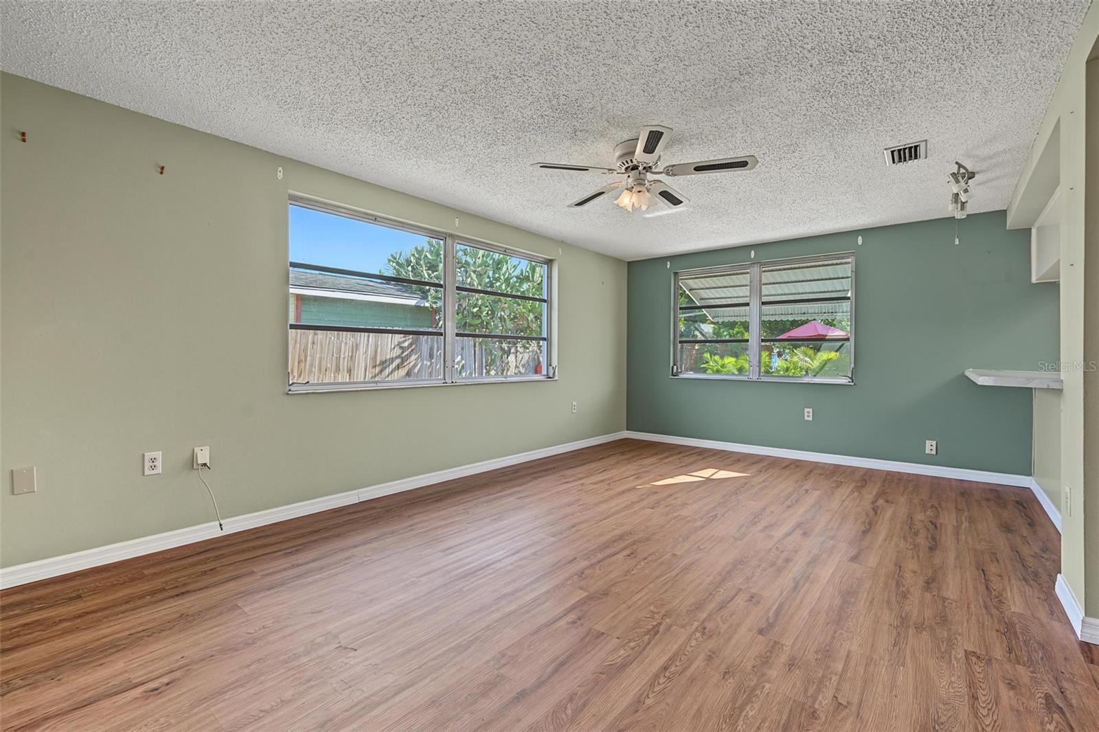 7805 SUE ELLEN DR — photo 26