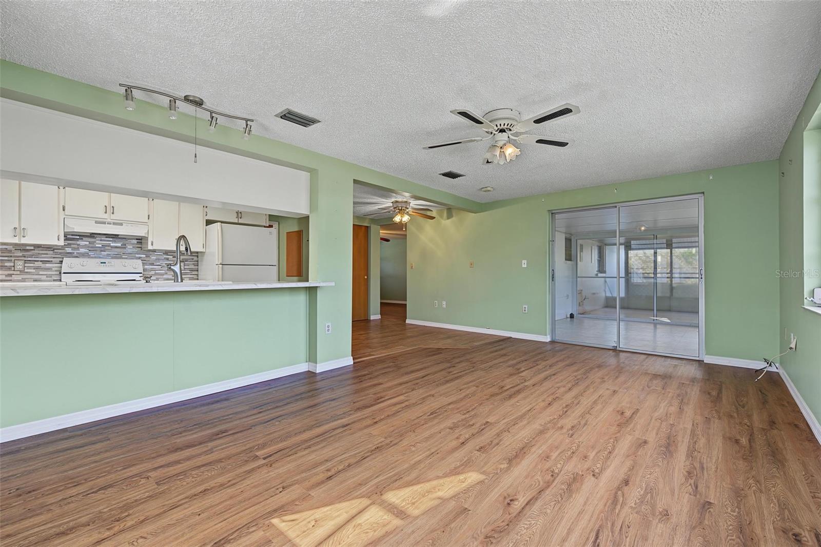 7805 SUE ELLEN DR — photo 30