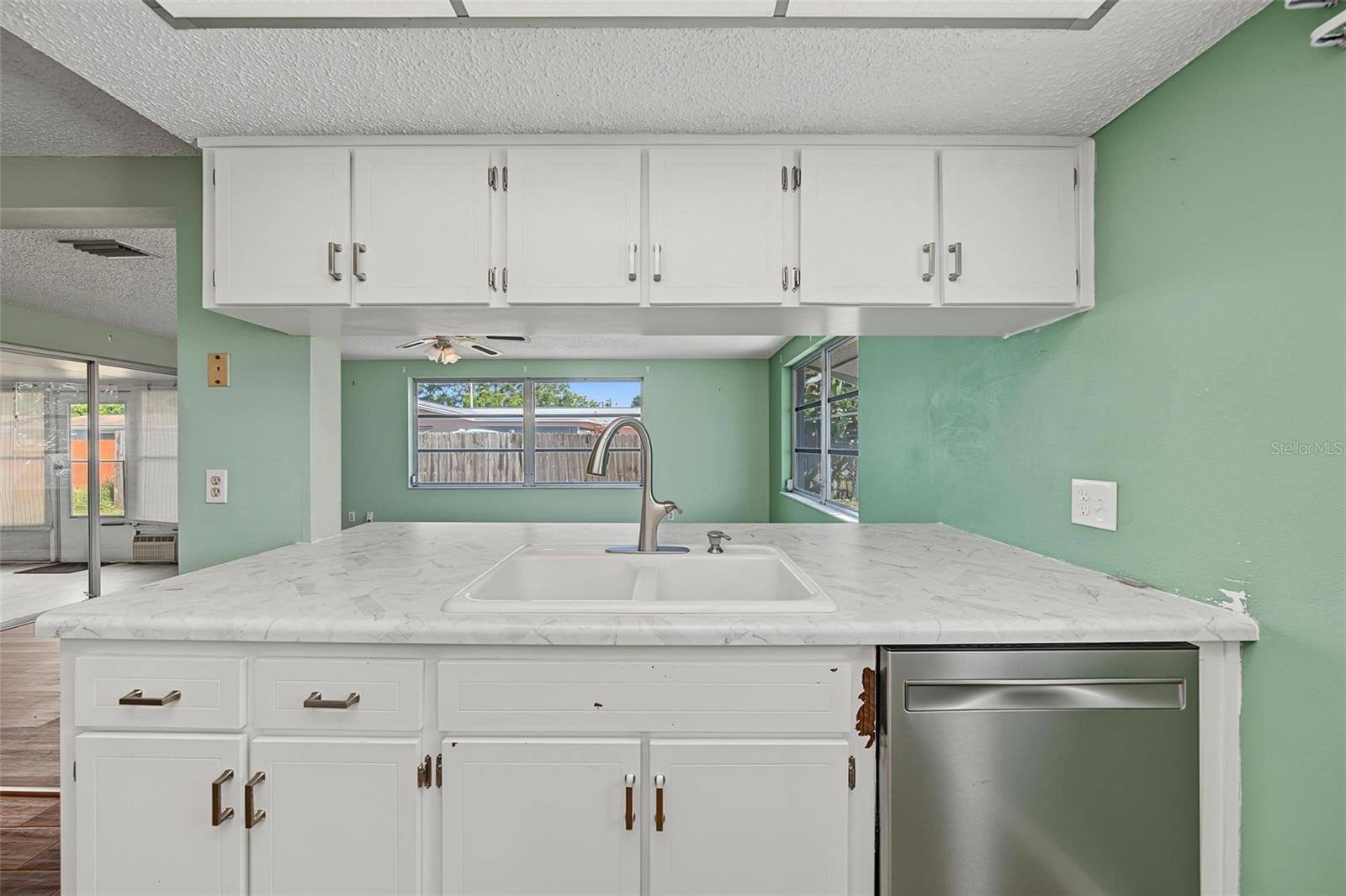 7805 SUE ELLEN DR — photo 20