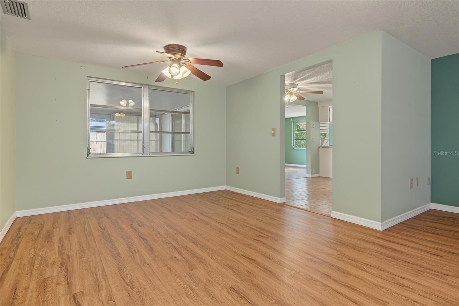 7805 SUE ELLEN DR — photo 17