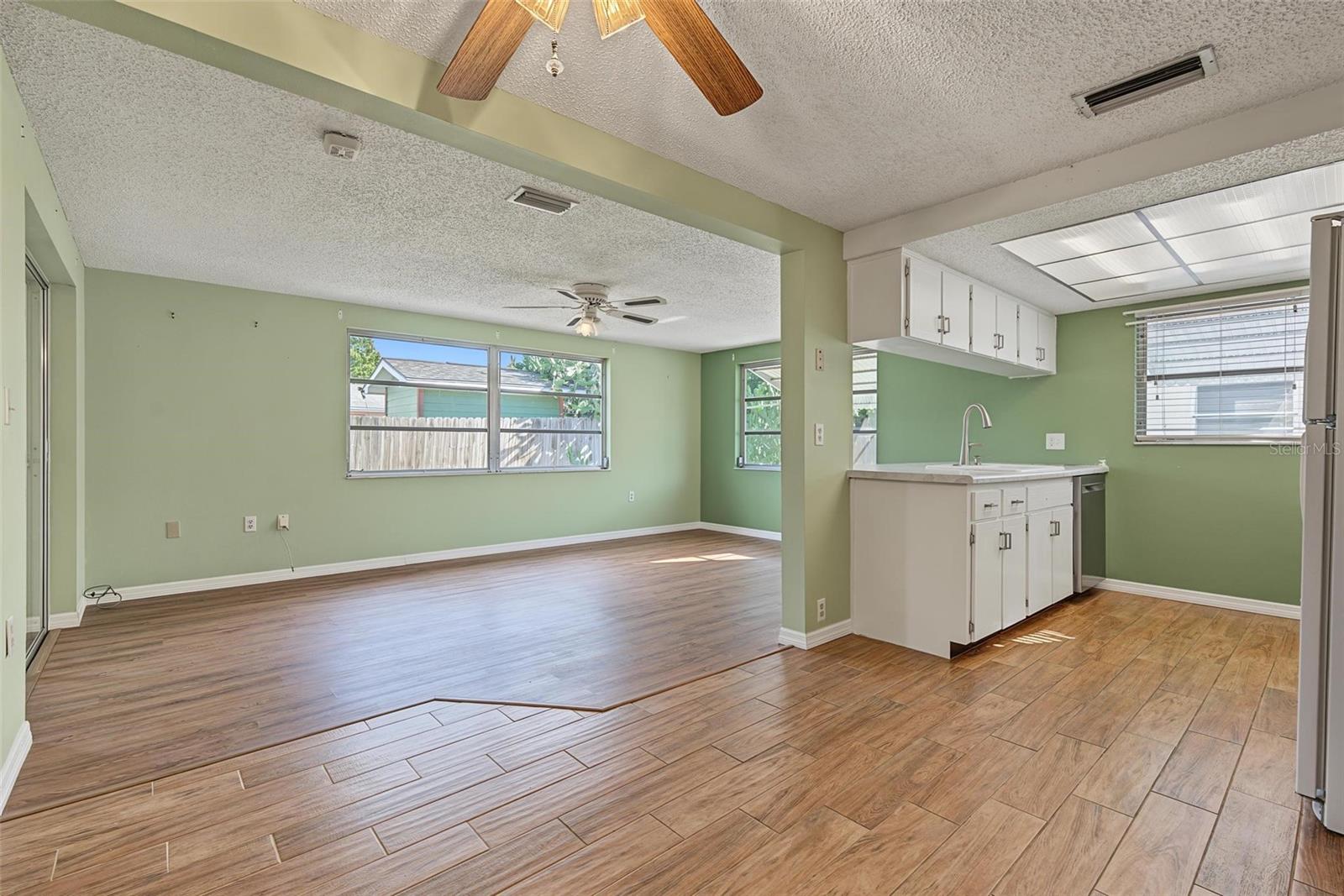 7805 SUE ELLEN DR — photo 22