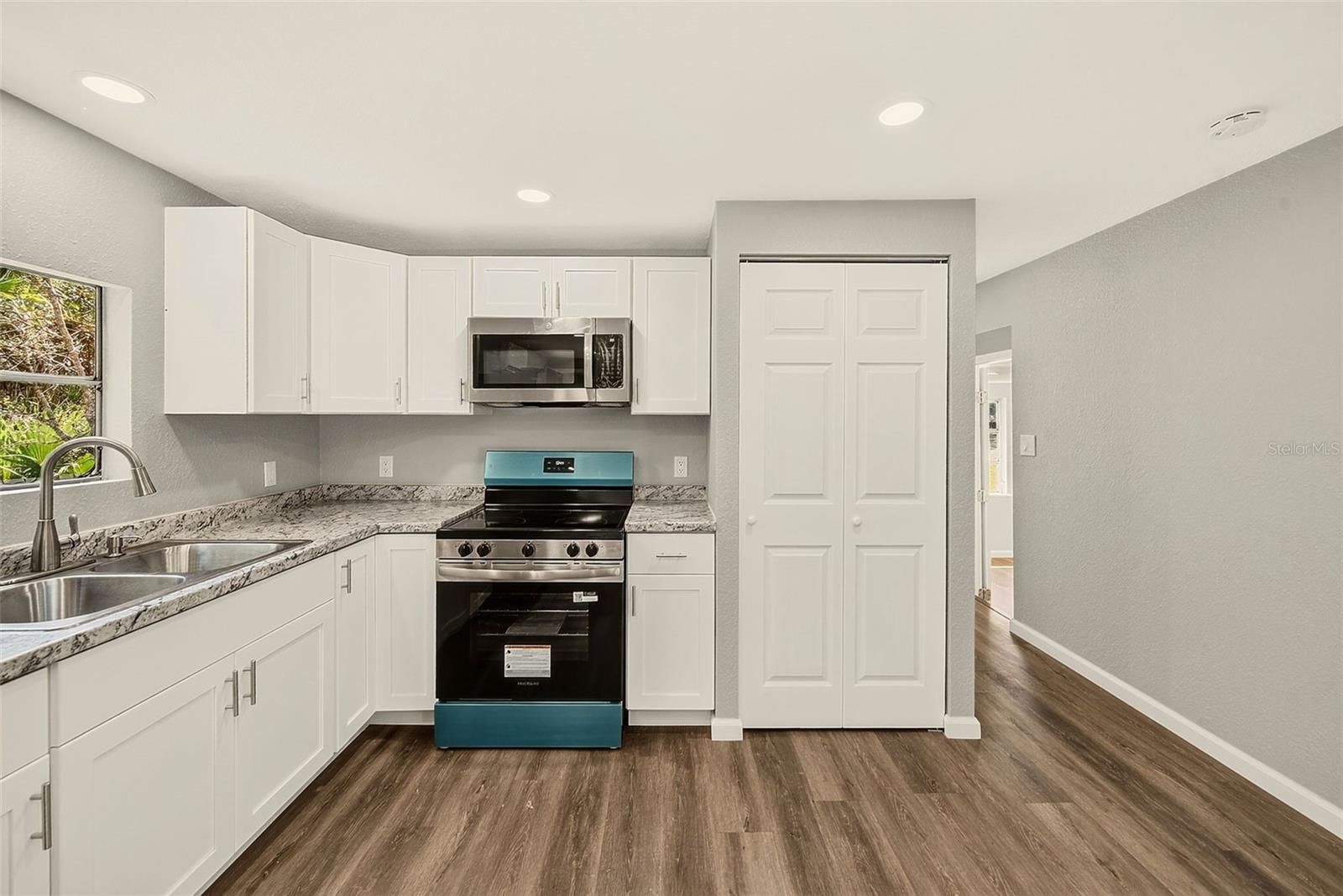 9041 RYE ST — photo 11