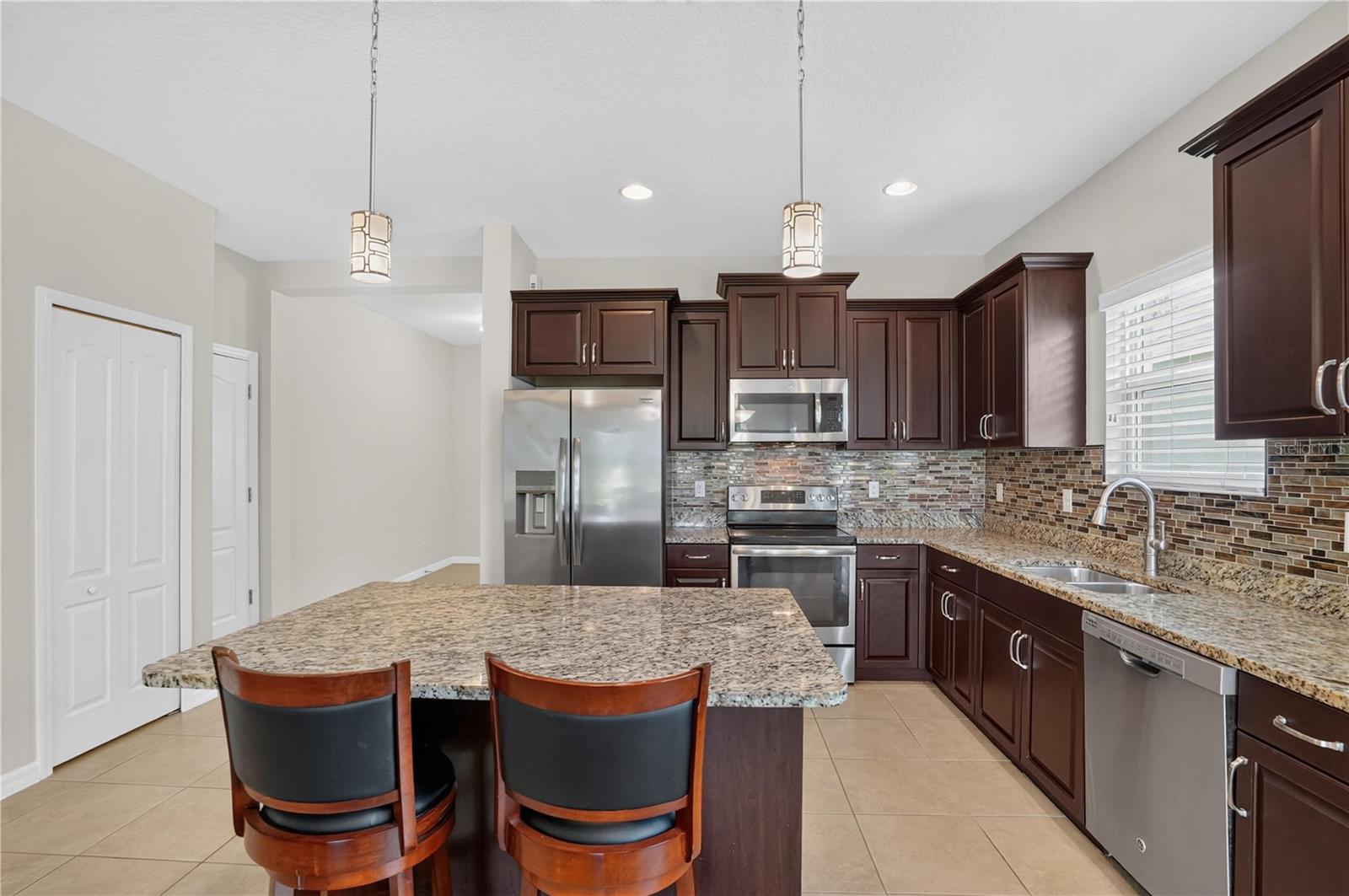 4560 SUMMERLAKE CIR — photo 9
