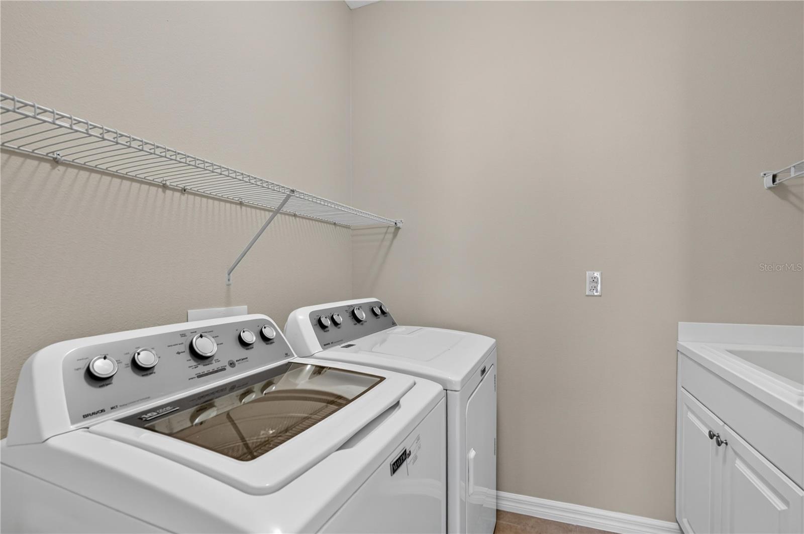 4560 SUMMERLAKE CIR — photo 33