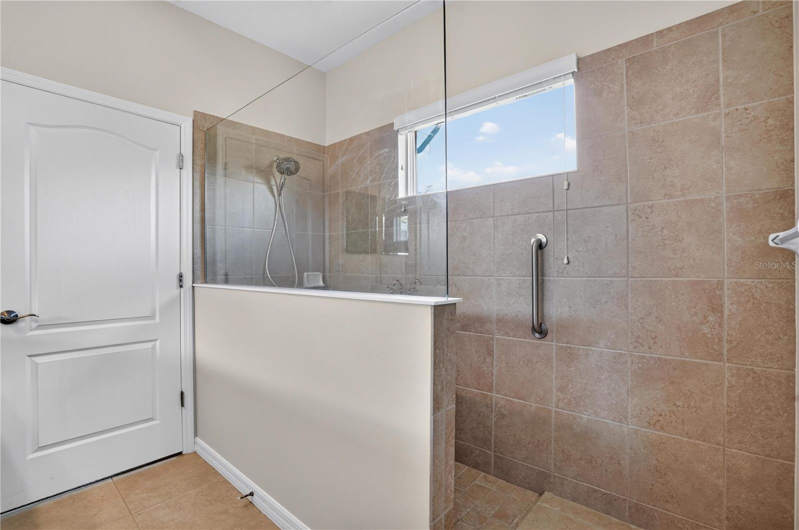 4560 SUMMERLAKE CIR — photo 26