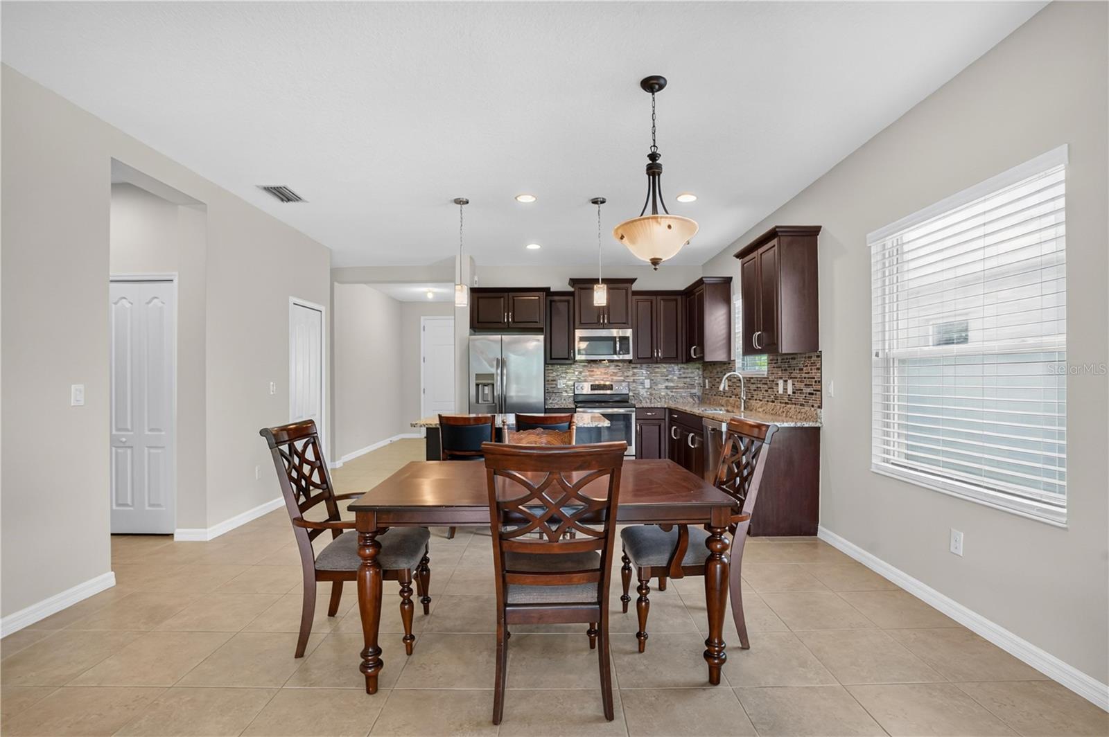 4560 SUMMERLAKE CIR — photo 15