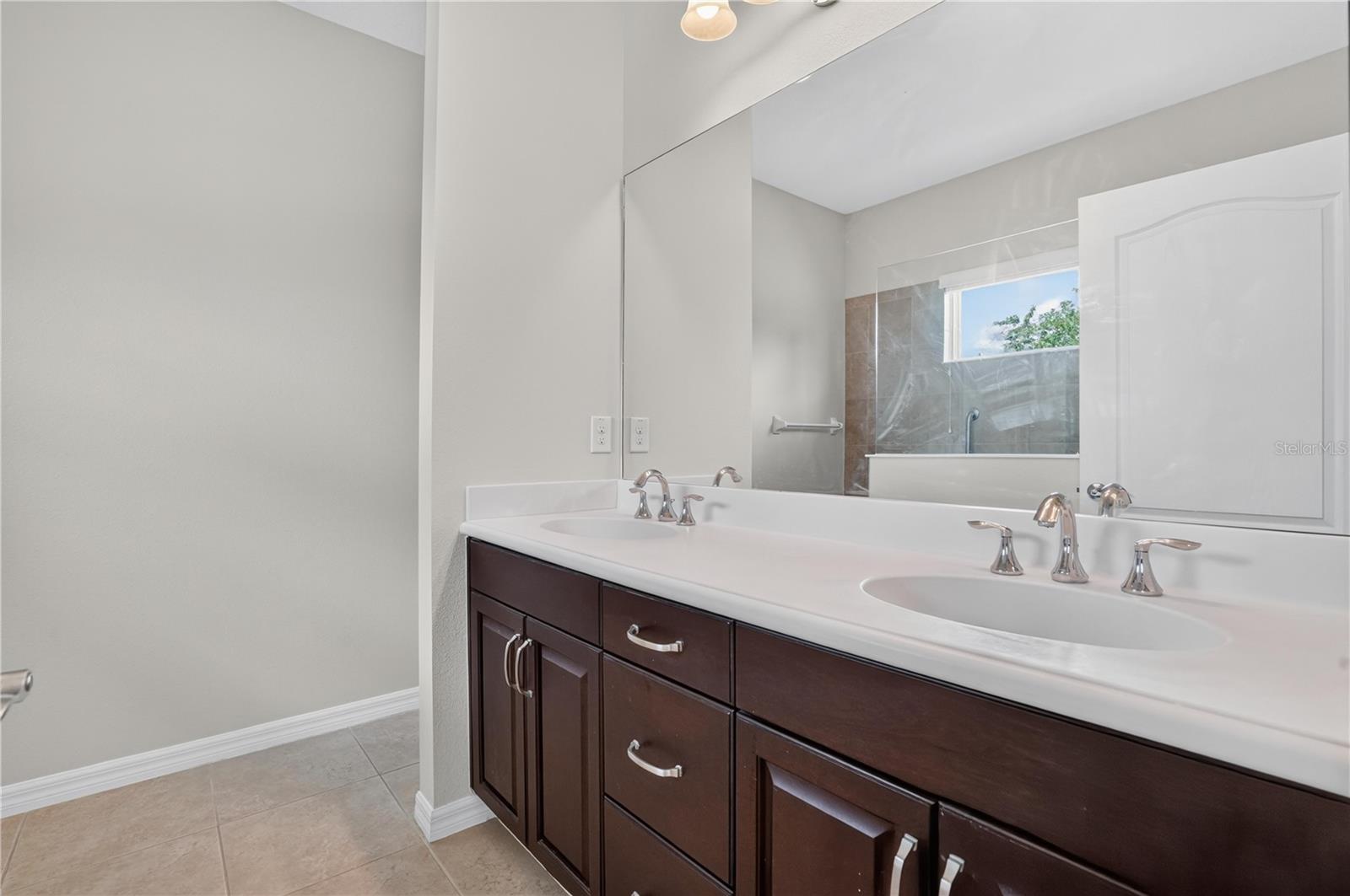 4560 SUMMERLAKE CIR — photo 27