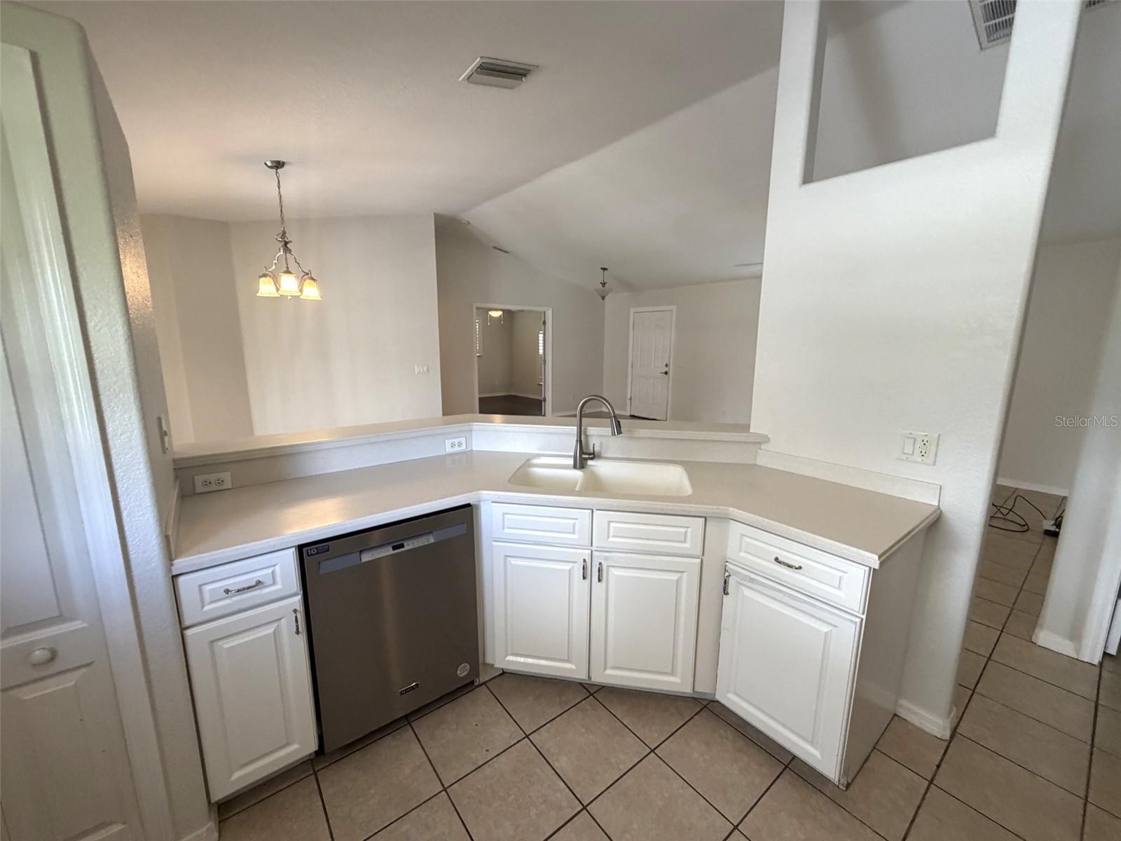 2740 TRIANNA ST — photo 5