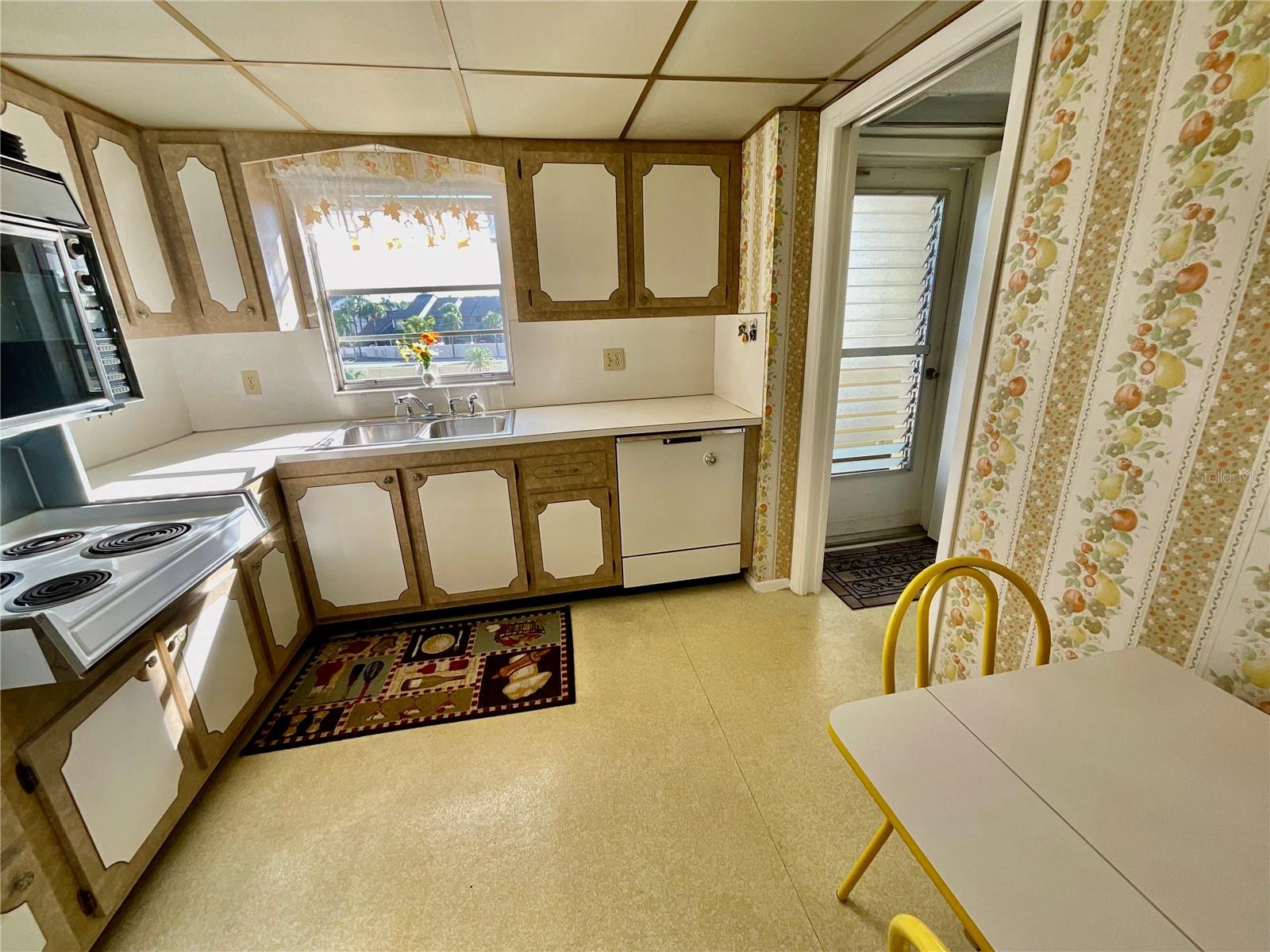 4650 COVE CIR #UNIT 311 — photo 8