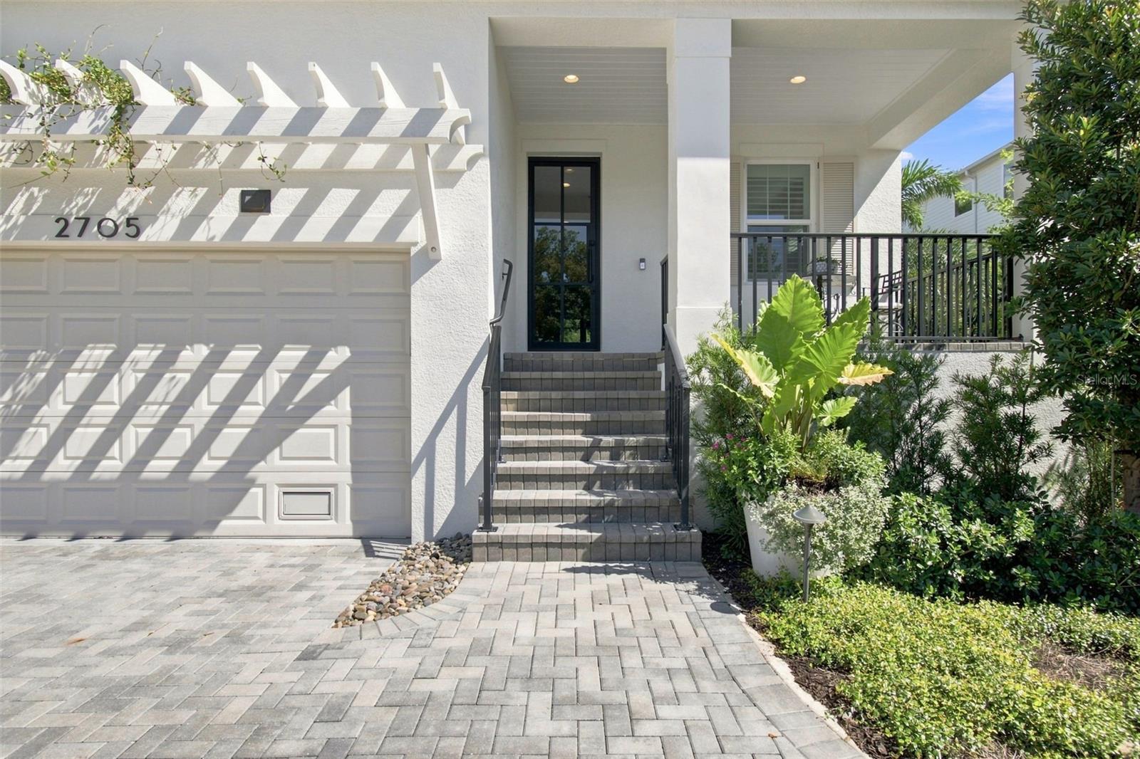 2705 W TRILBY AVE — photo 2