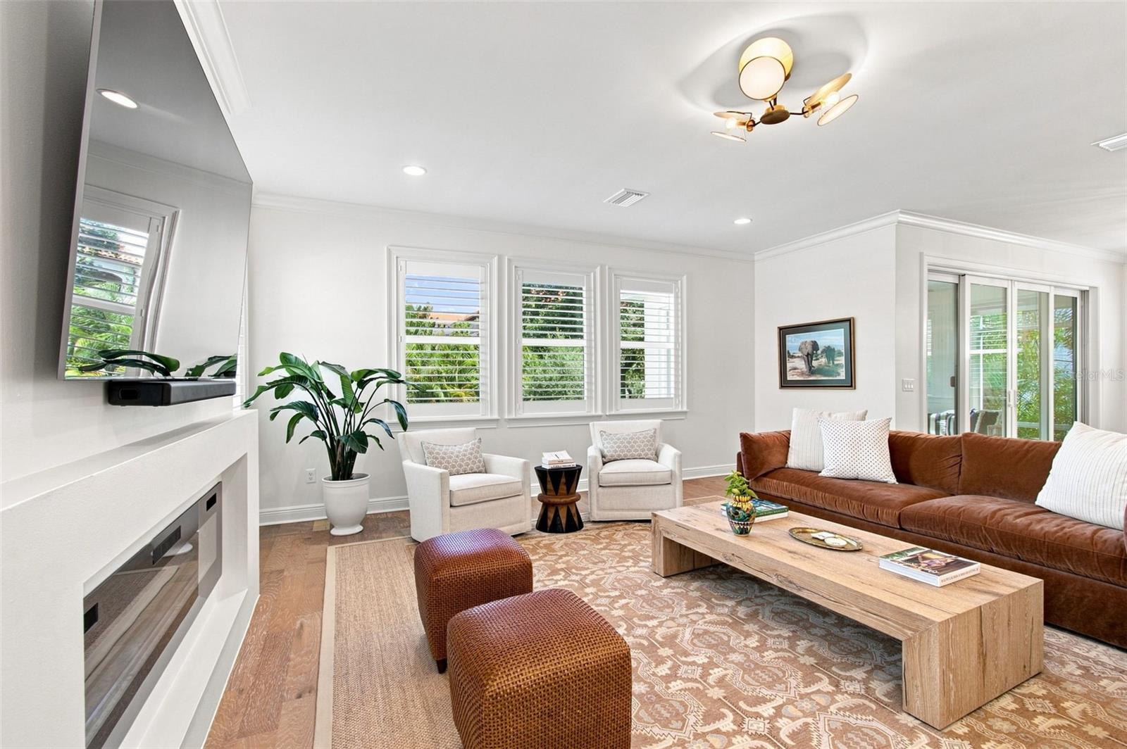 2705 W TRILBY AVE — photo 32