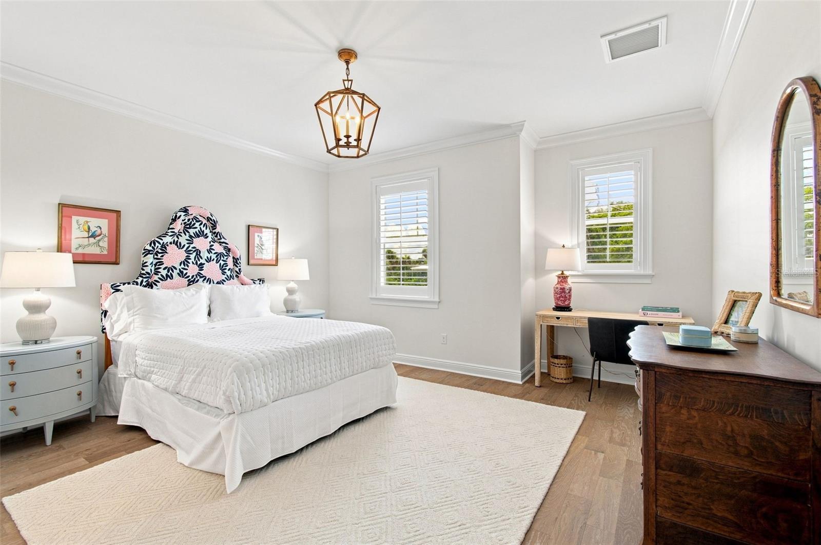 2705 W TRILBY AVE — photo 51