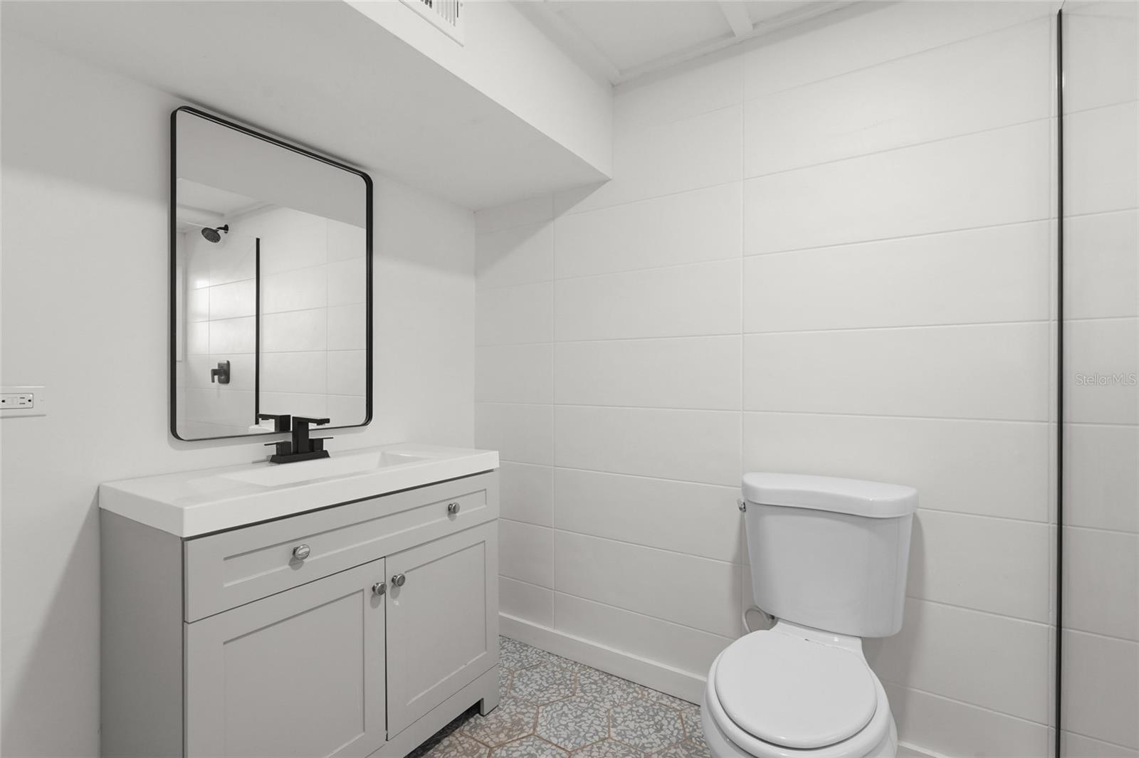 2142 WALDEMERE ST — photo 16