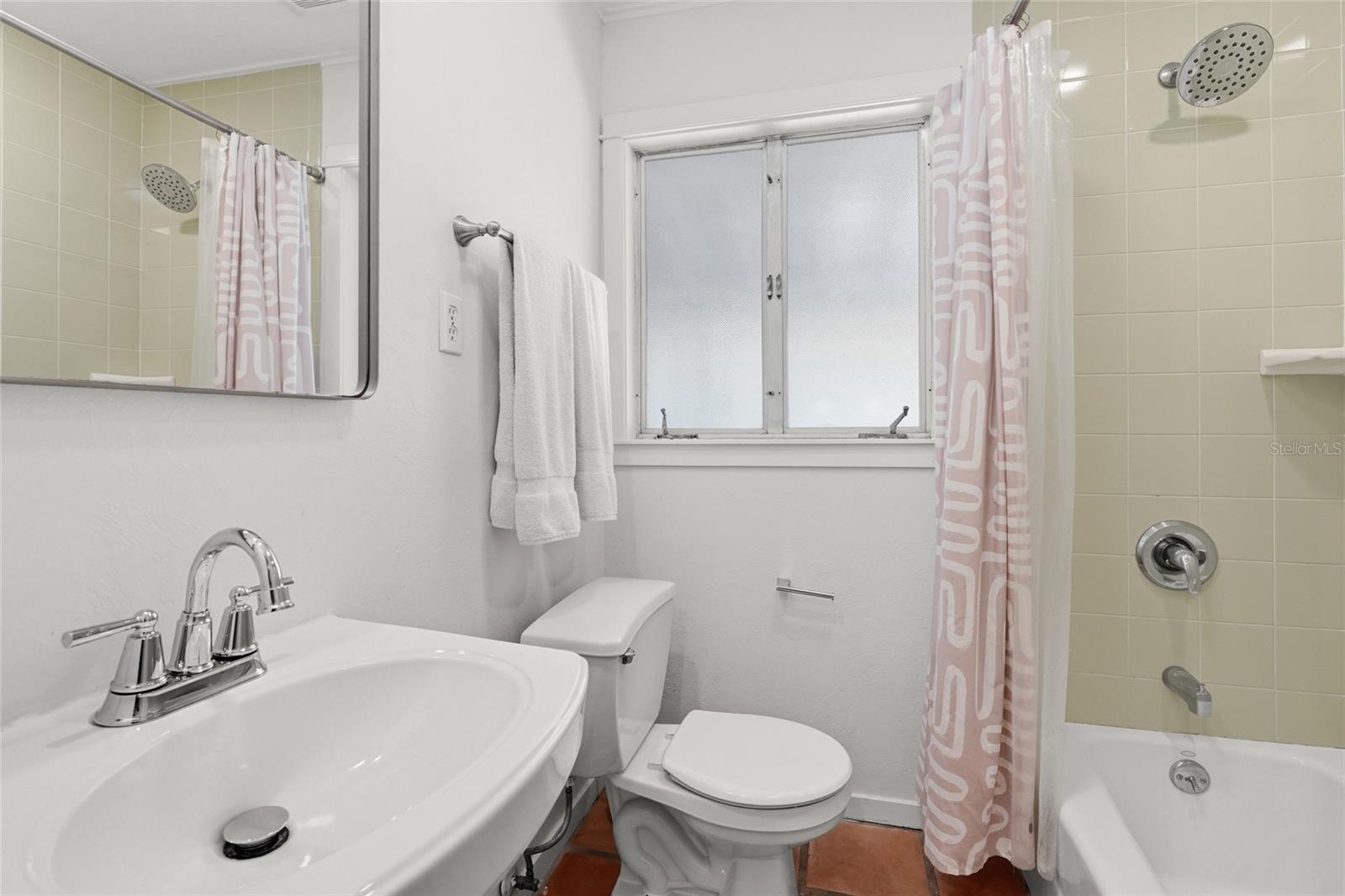 2142 WALDEMERE ST — photo 19