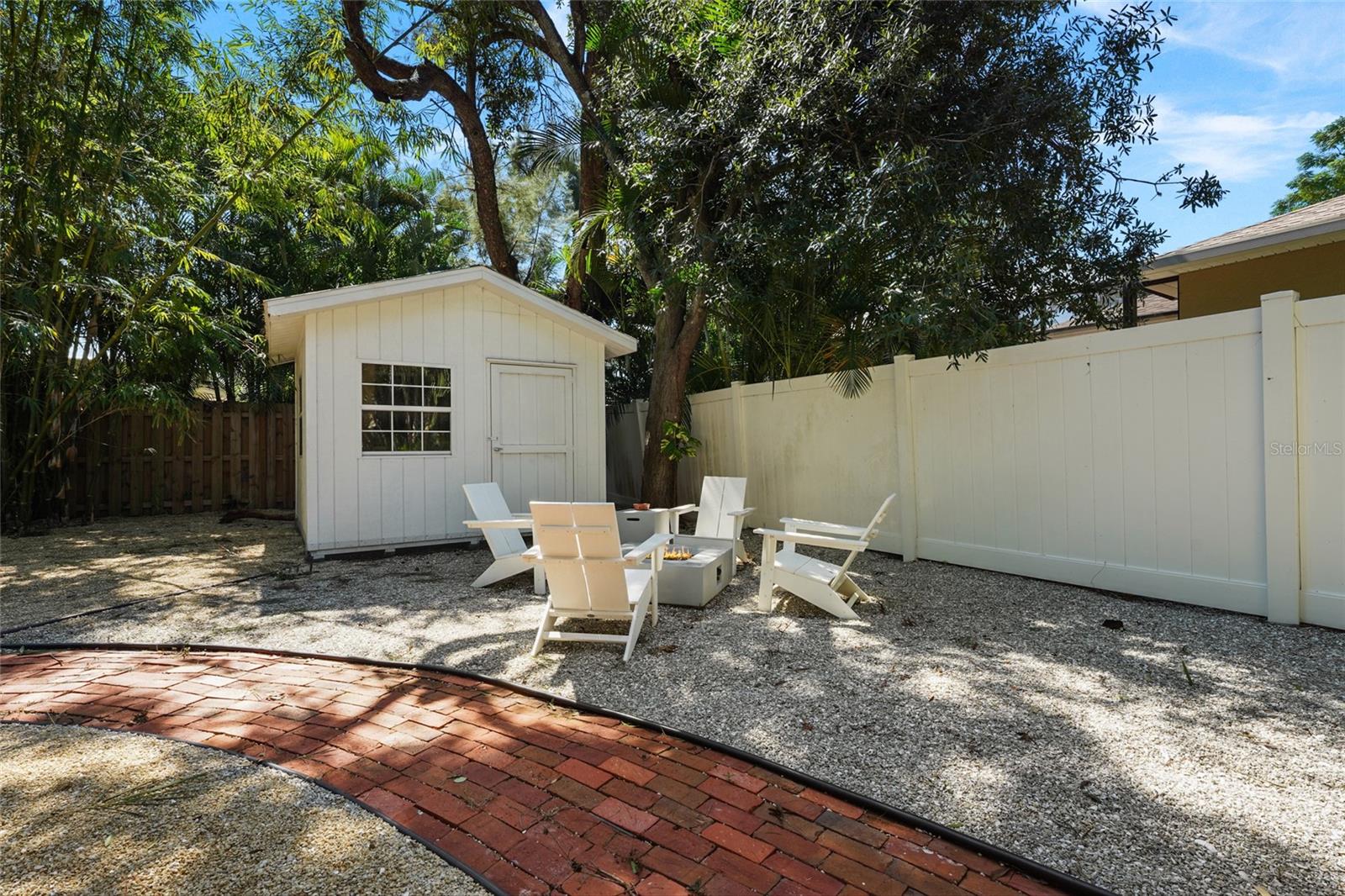 2142 WALDEMERE ST — photo 25