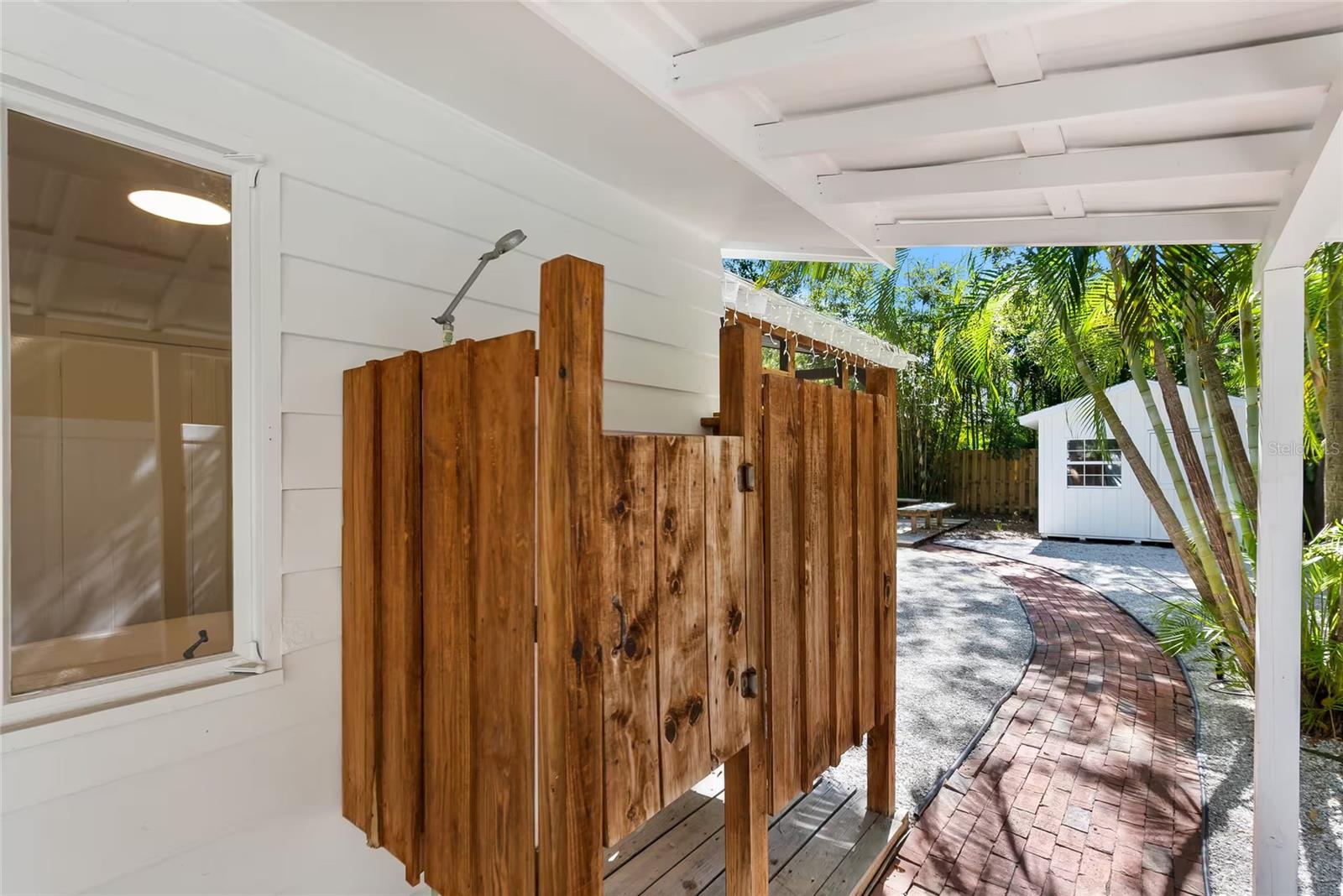 2142 WALDEMERE ST — photo 20