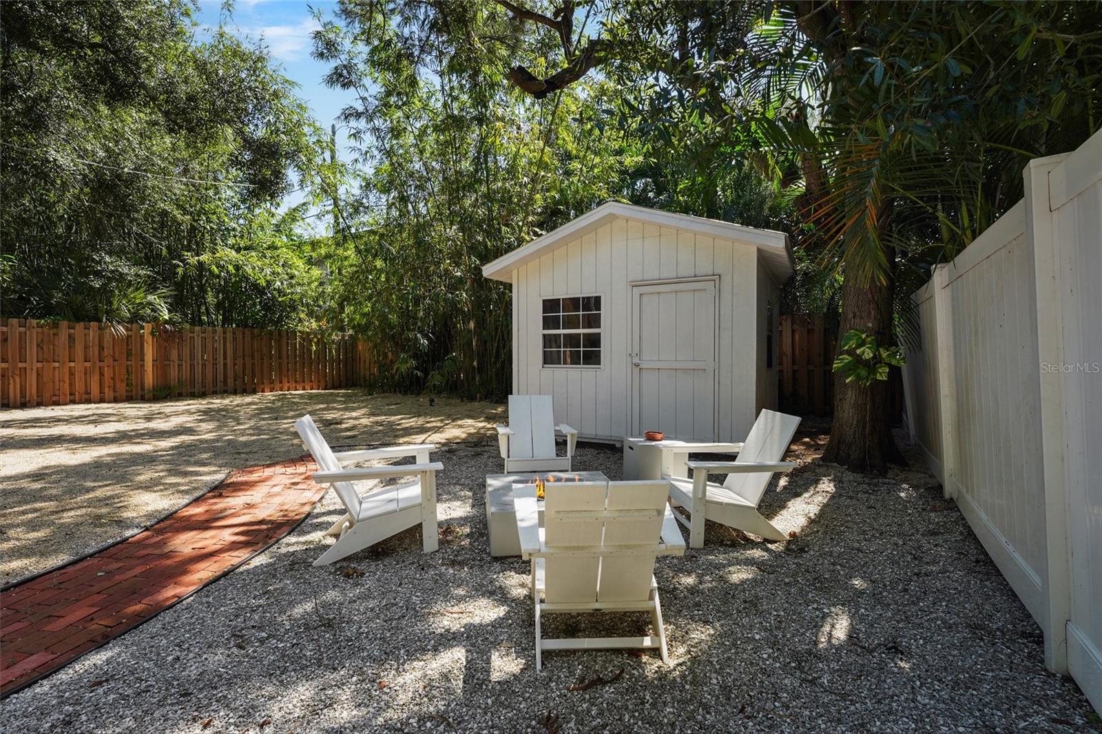 2142 WALDEMERE ST — photo 26