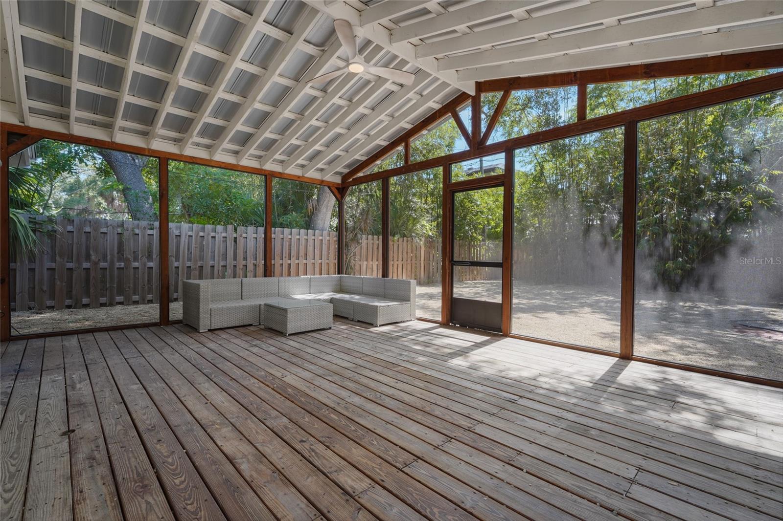 2142 WALDEMERE ST — photo 21