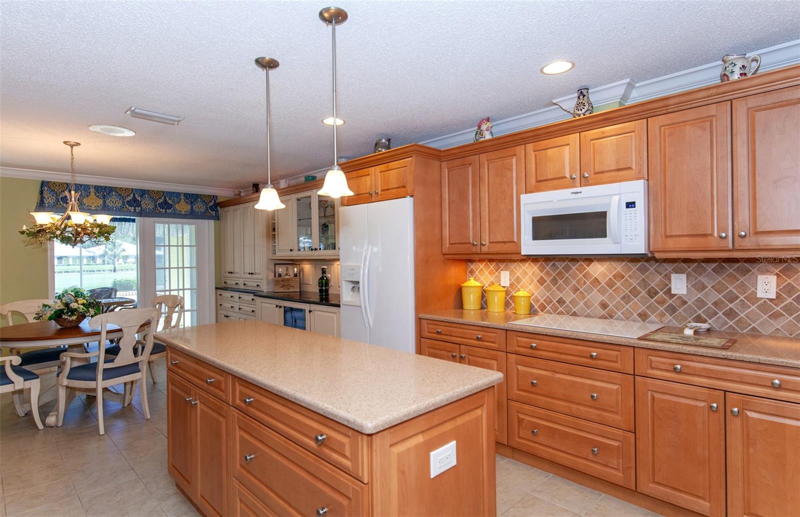 810 CARNOUSTIE DR — photo 24