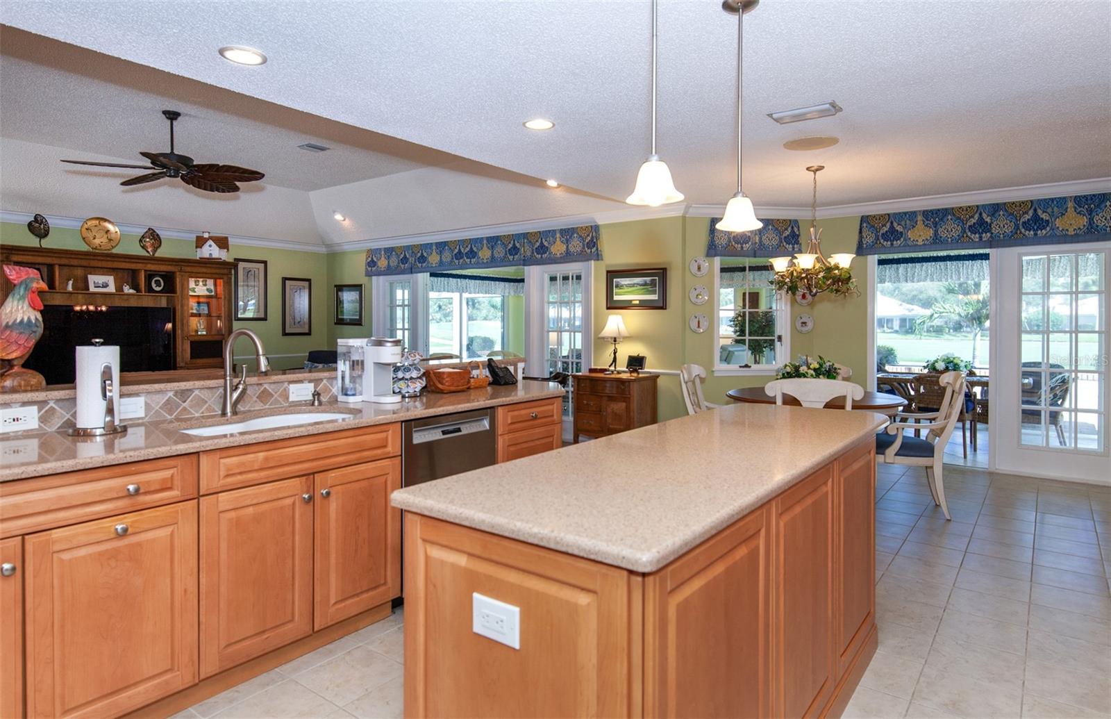 810 CARNOUSTIE DR — photo 27