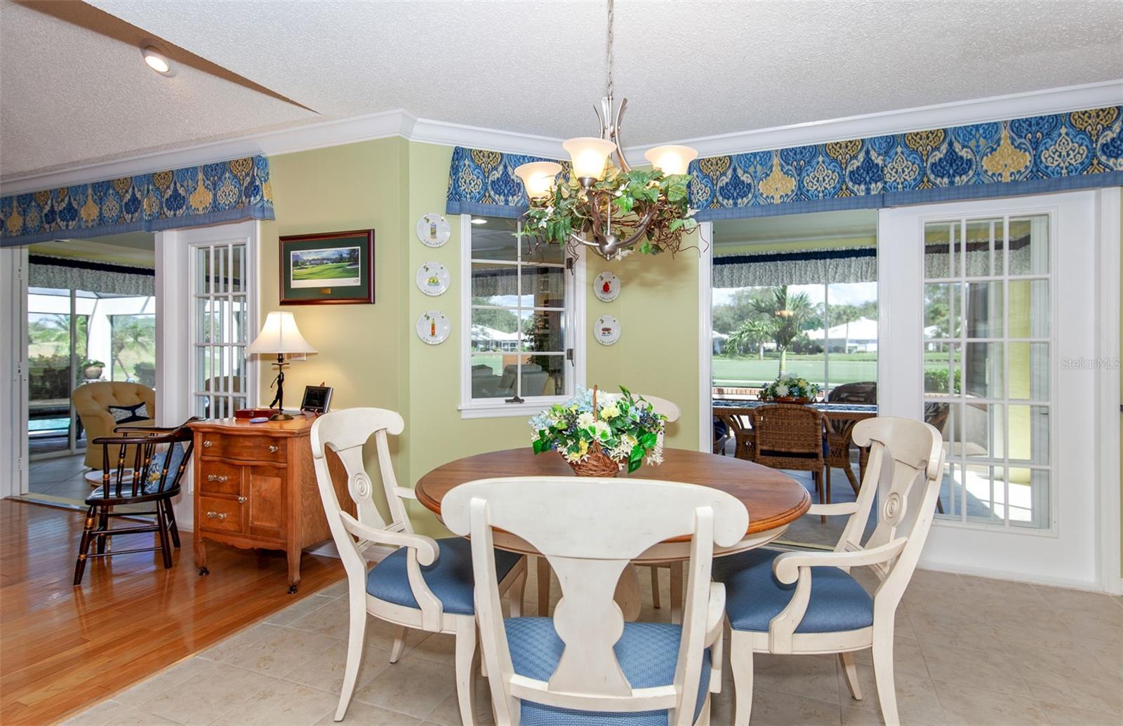 810 CARNOUSTIE DR — photo 32