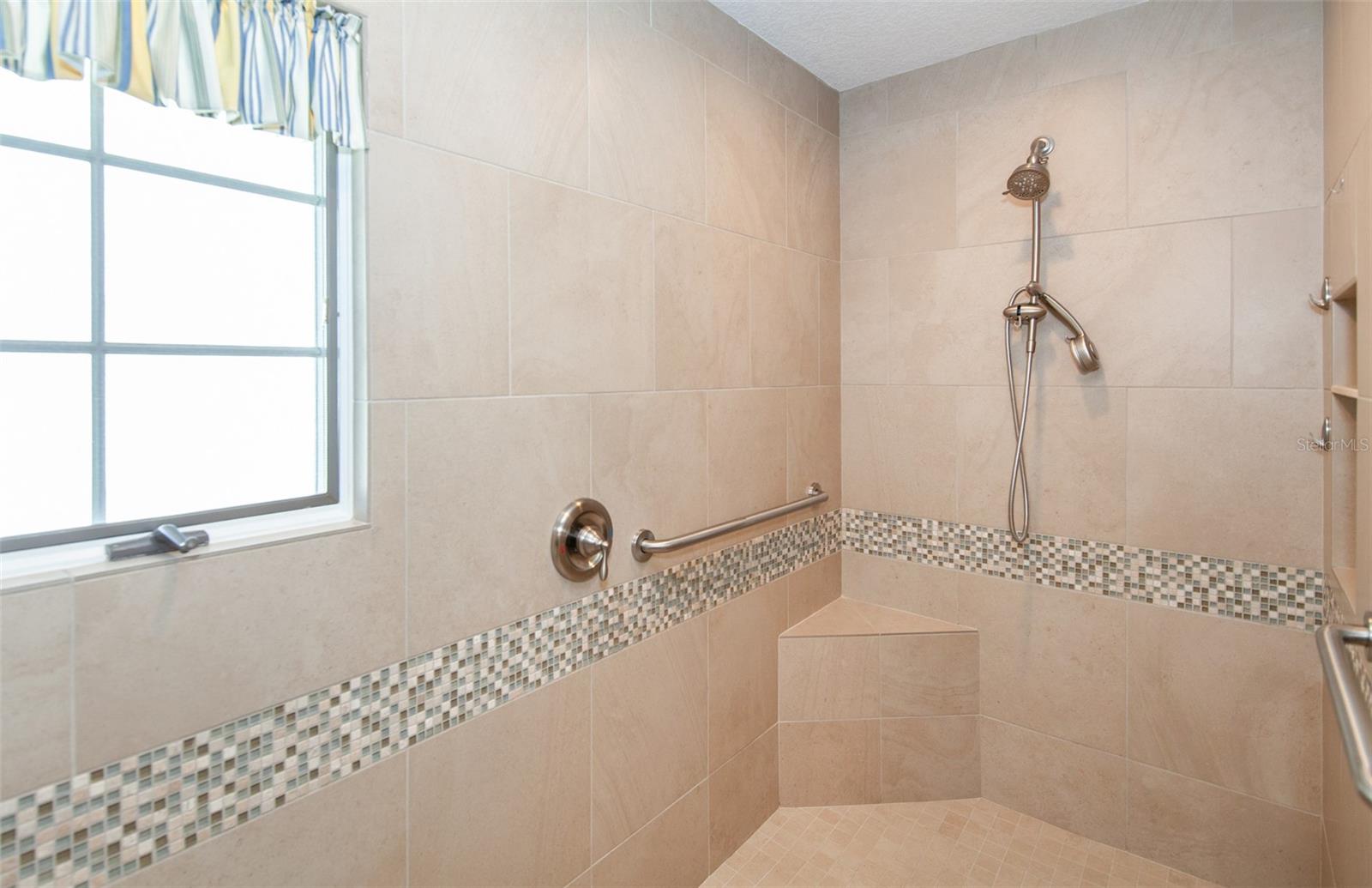 810 CARNOUSTIE DR — photo 43