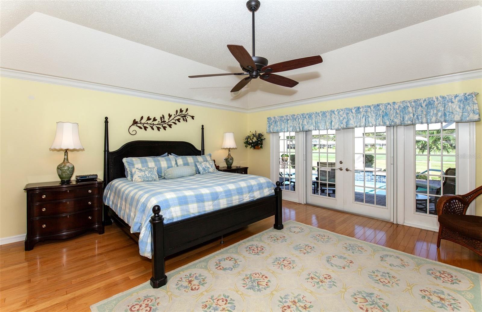 810 CARNOUSTIE DR — photo 37