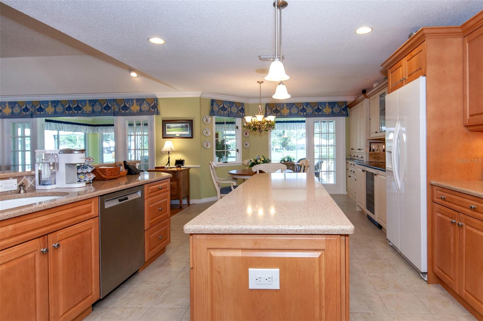 810 CARNOUSTIE DR — photo 23