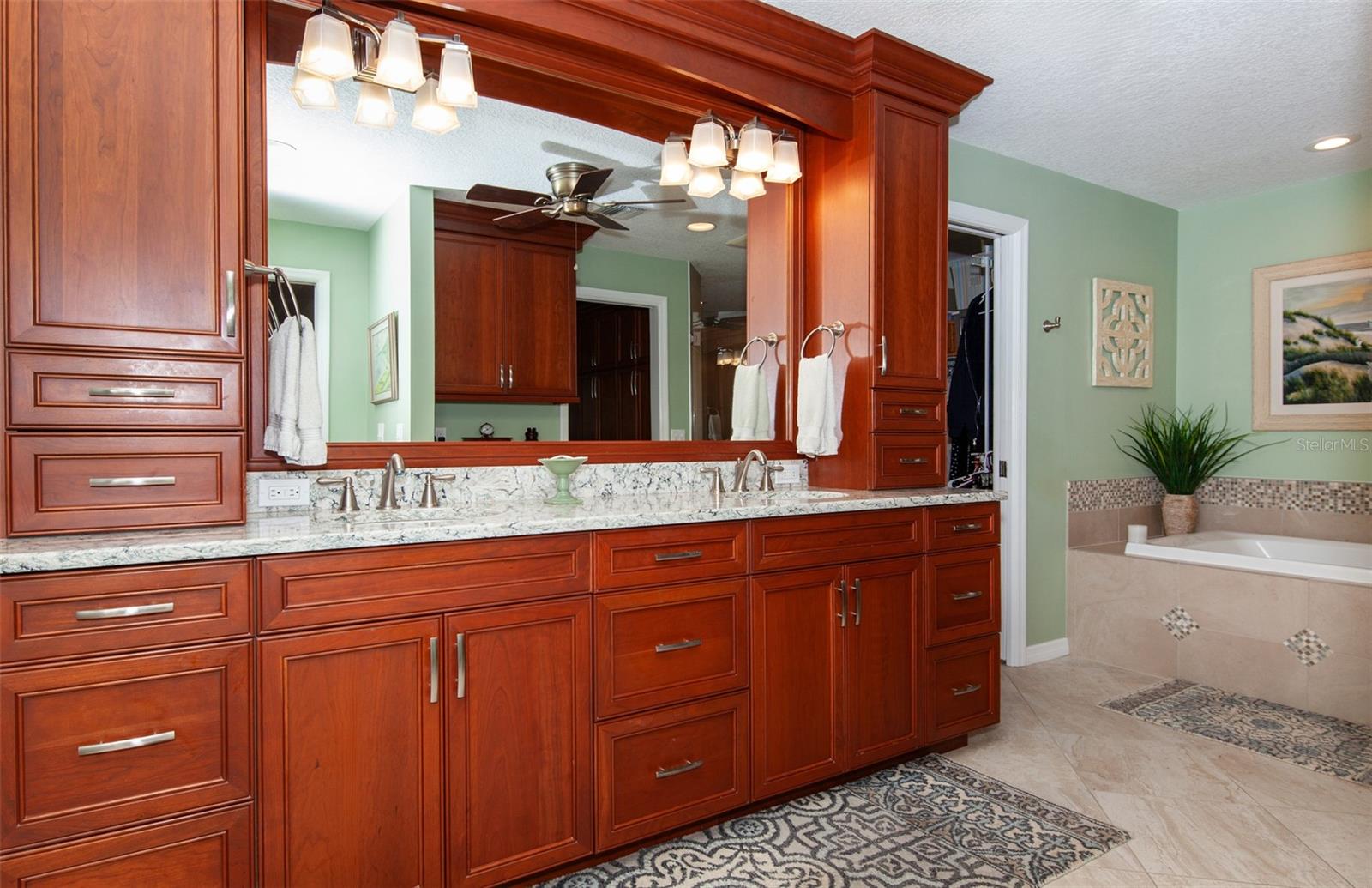 810 CARNOUSTIE DR — photo 39