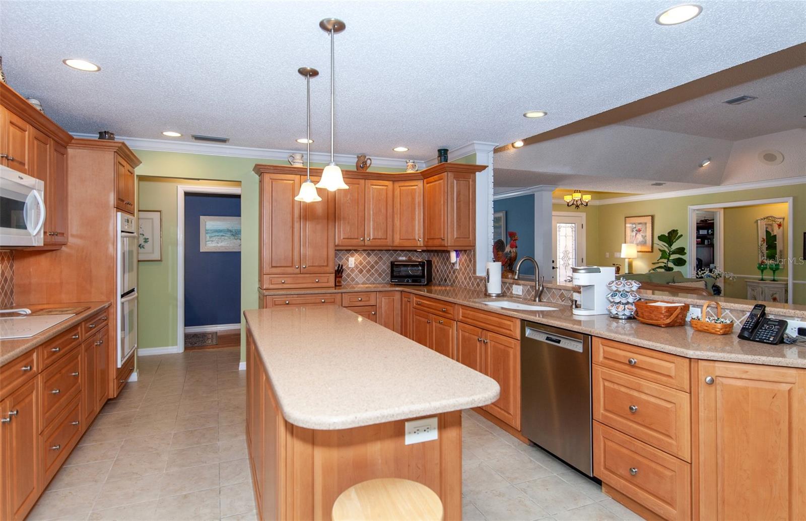 810 CARNOUSTIE DR — photo 26