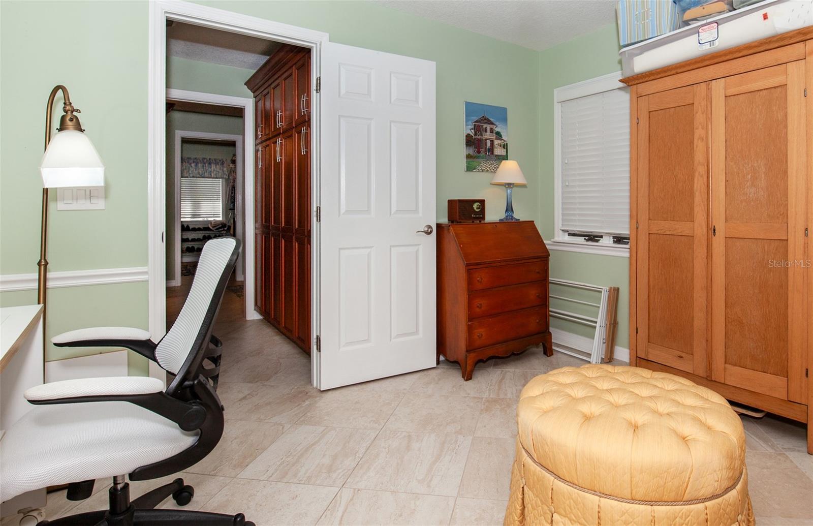 810 CARNOUSTIE DR — photo 47