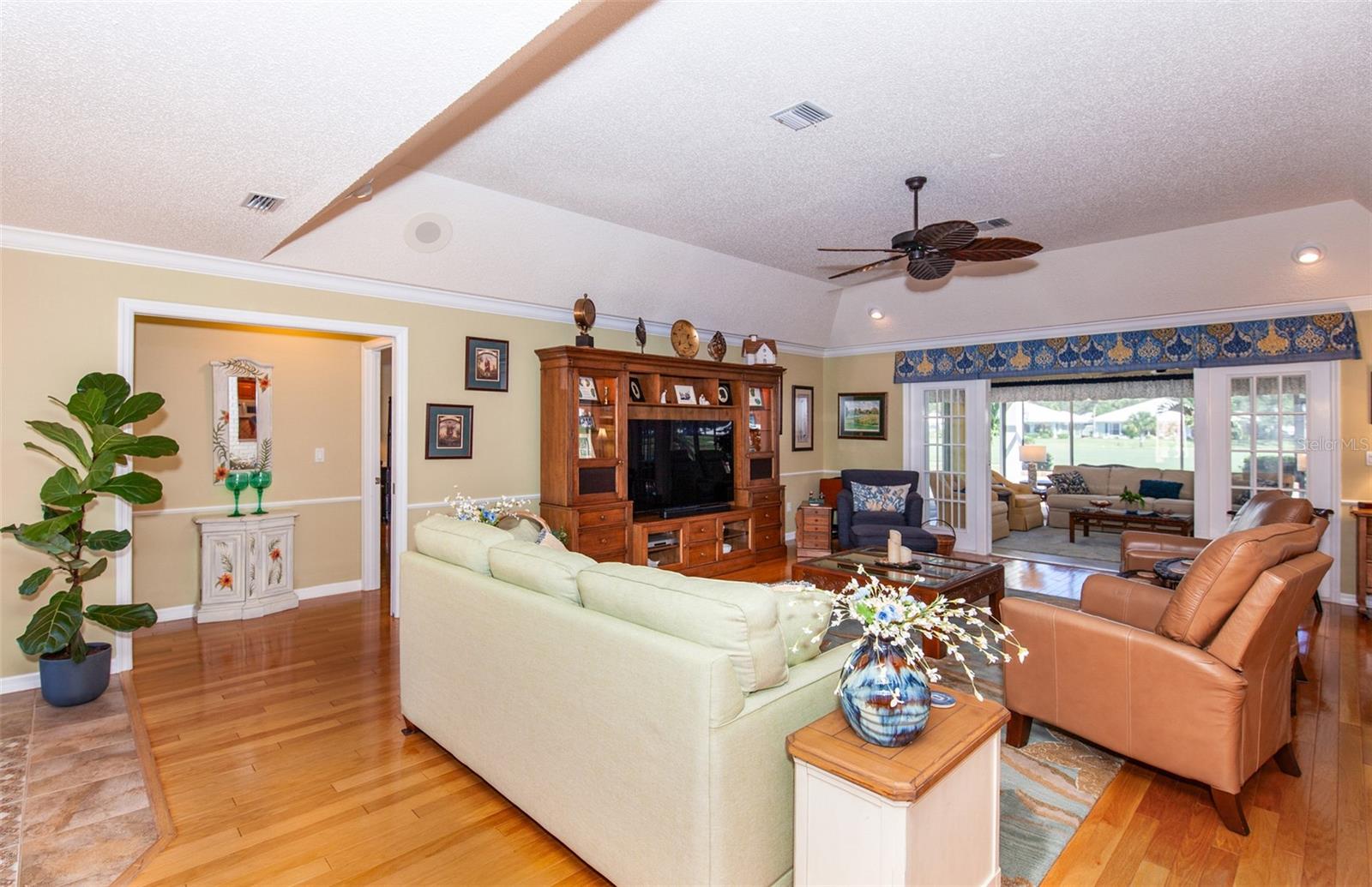 810 CARNOUSTIE DR — photo 17
