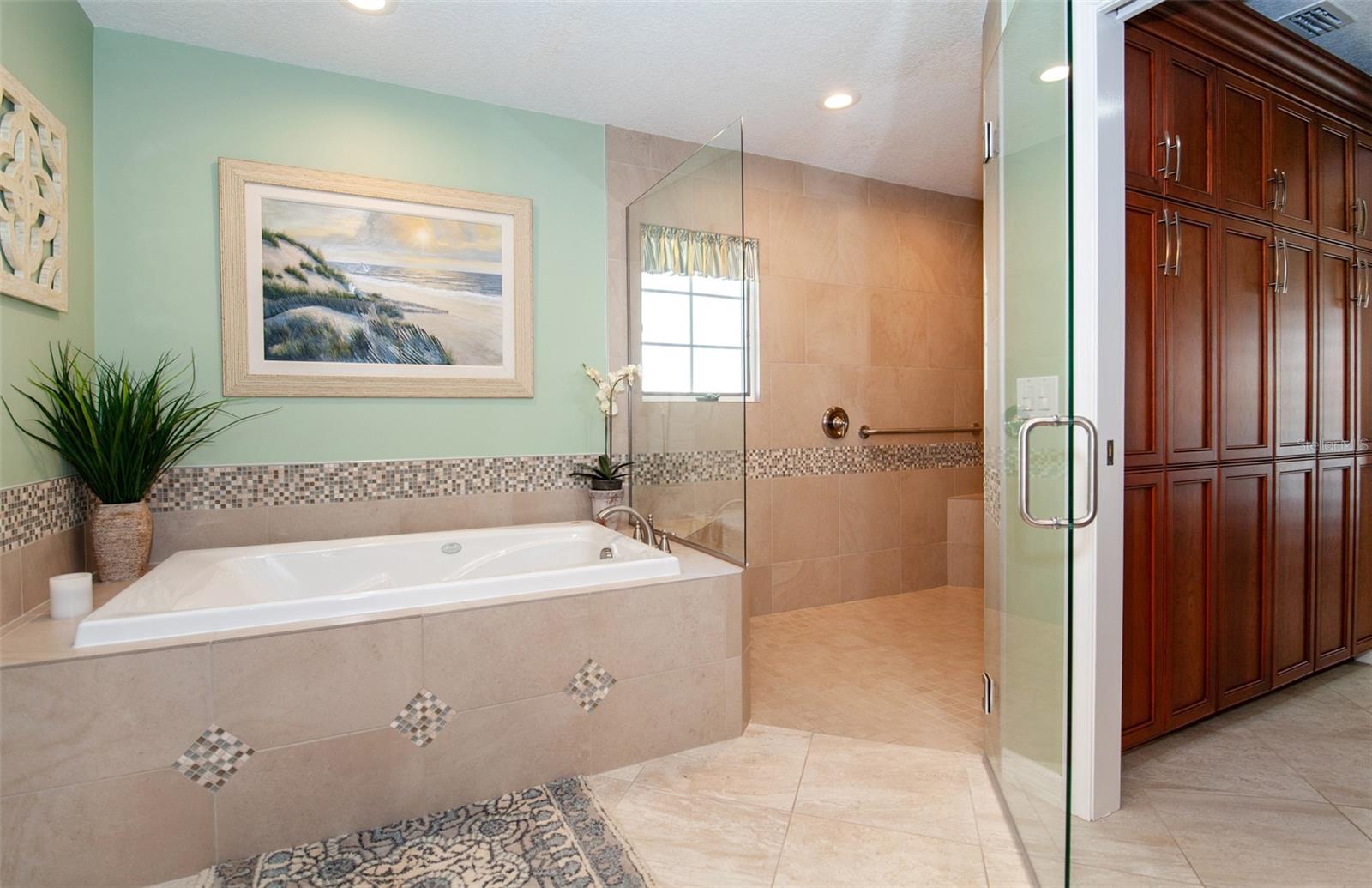 810 CARNOUSTIE DR — photo 42