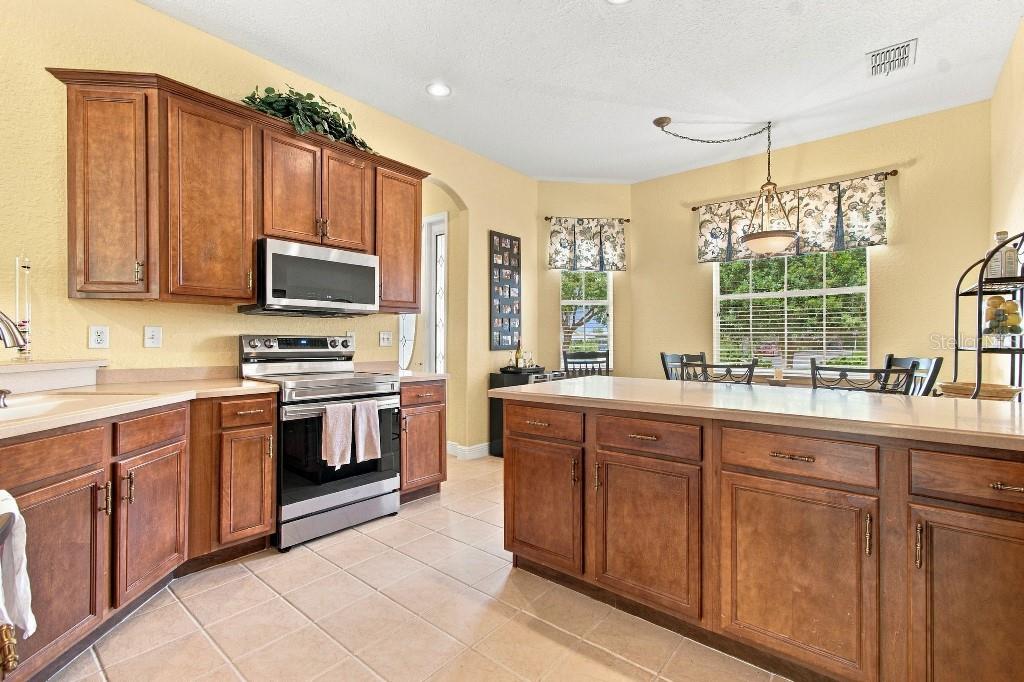 10109 ALAMANCE DR — photo 11