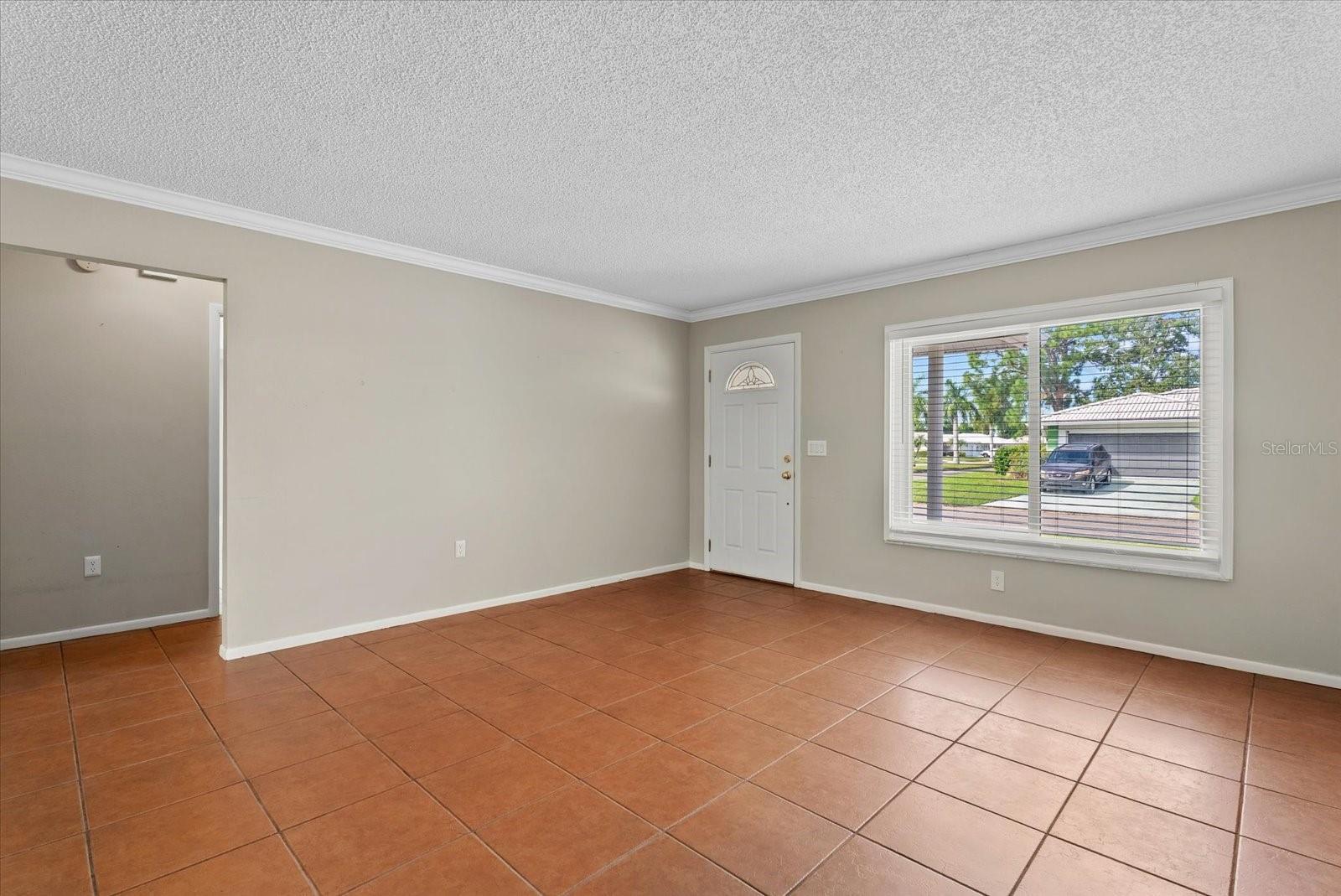 1507 N KNOLLWOOD DR — photo 13