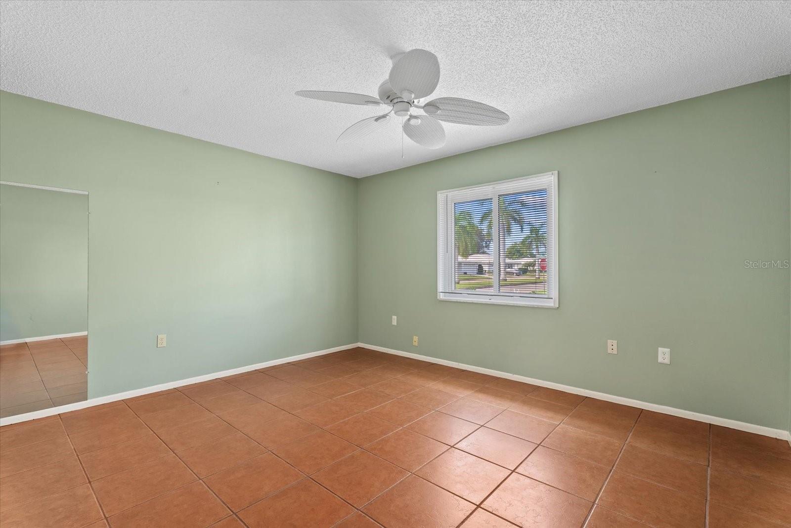 1507 N KNOLLWOOD DR — photo 27