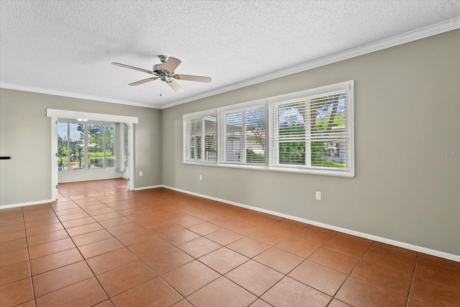 1507 N KNOLLWOOD DR — photo 16