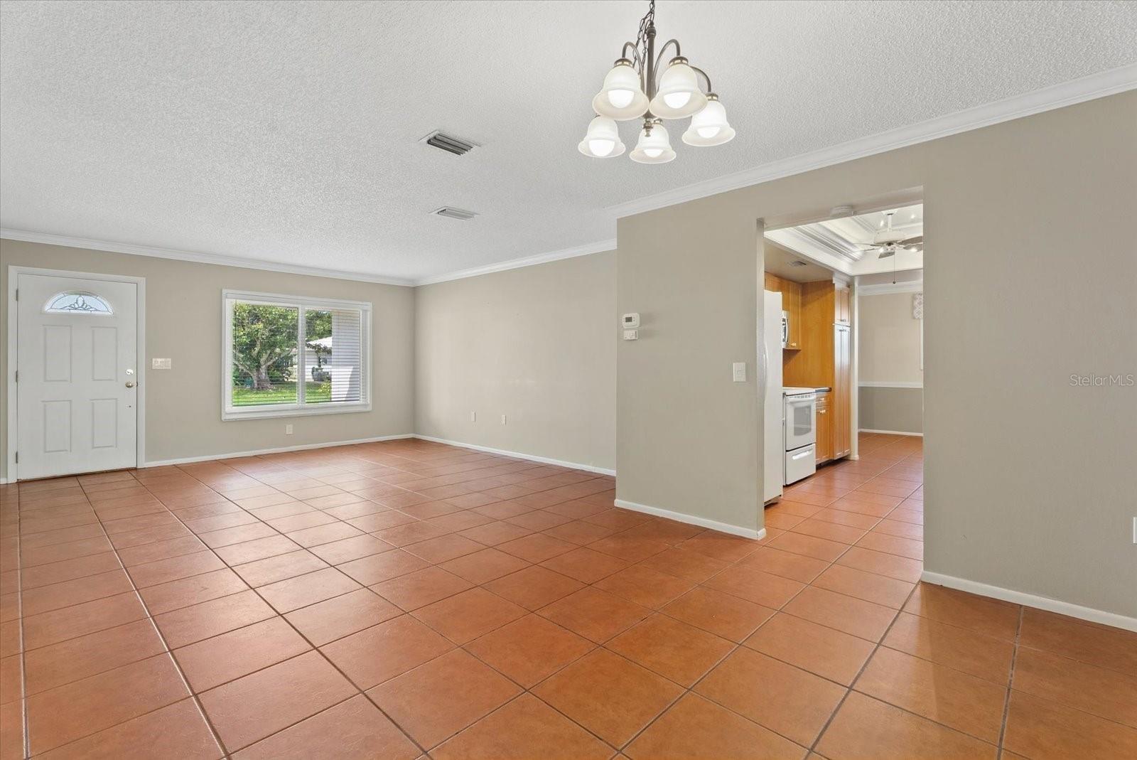 1507 N KNOLLWOOD DR — photo 15